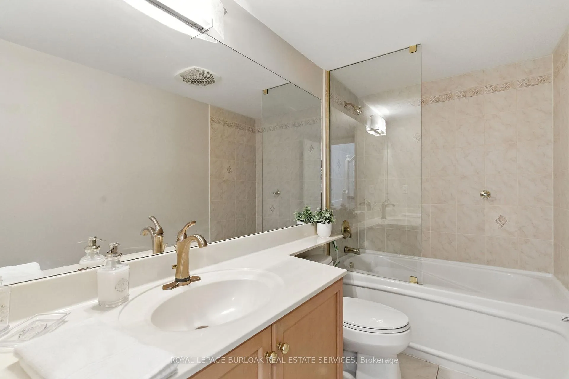 Photo 22 of Unit 7, 442 Maple Avenue, Burlington, Brant — HOMEH