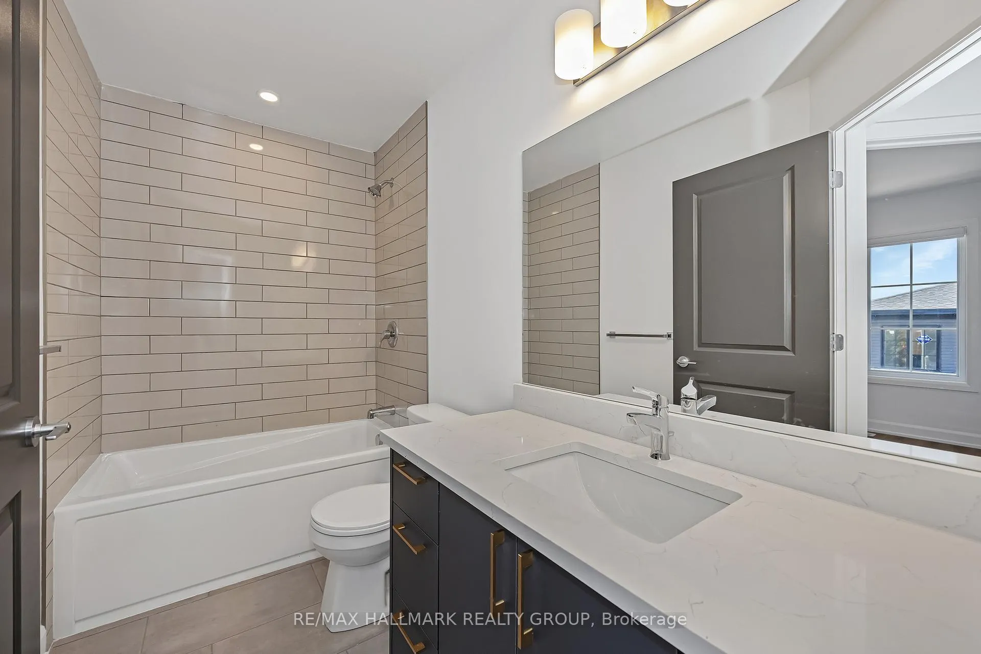 Photo 3 of Unit 201, 1124 Gabriel Street, Ottawa, Convent Glen South — HOMEH