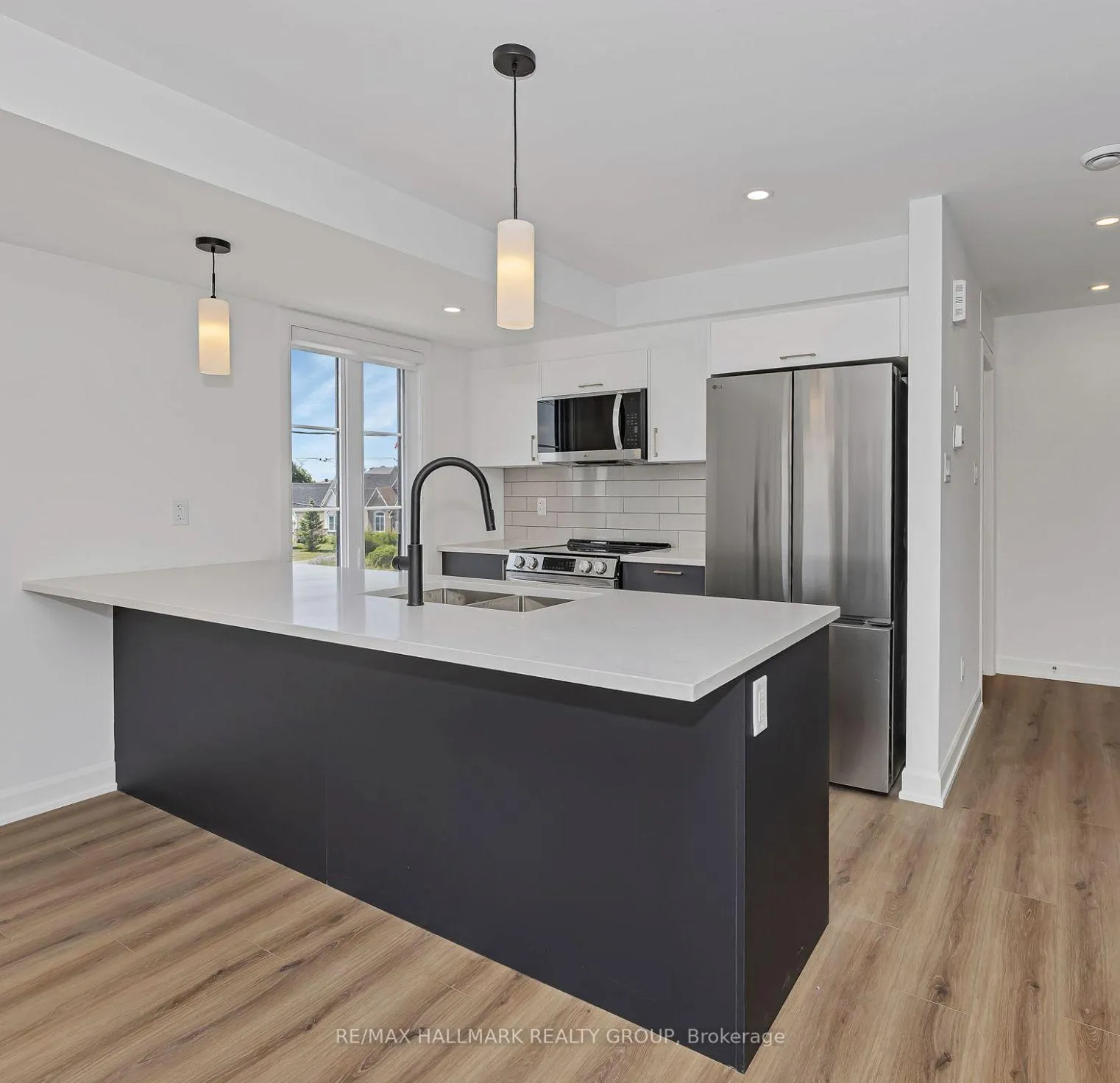 Photo 4 of Unit 201, 1124 Gabriel Street, Ottawa, Convent Glen South — HOMEH
