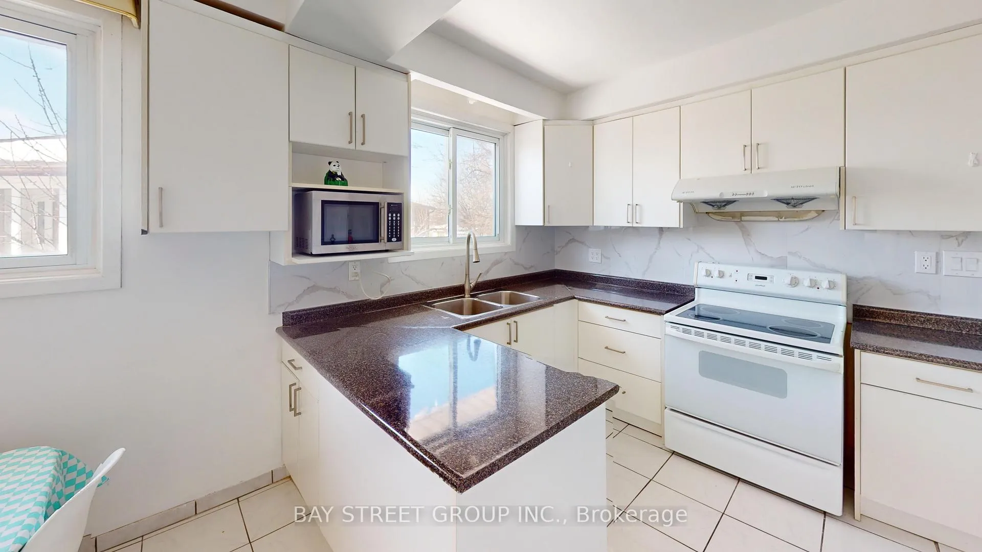 Photo 2 of 42 Iangrove Terrace, Scarborough, L'Amoreaux — HOMEH