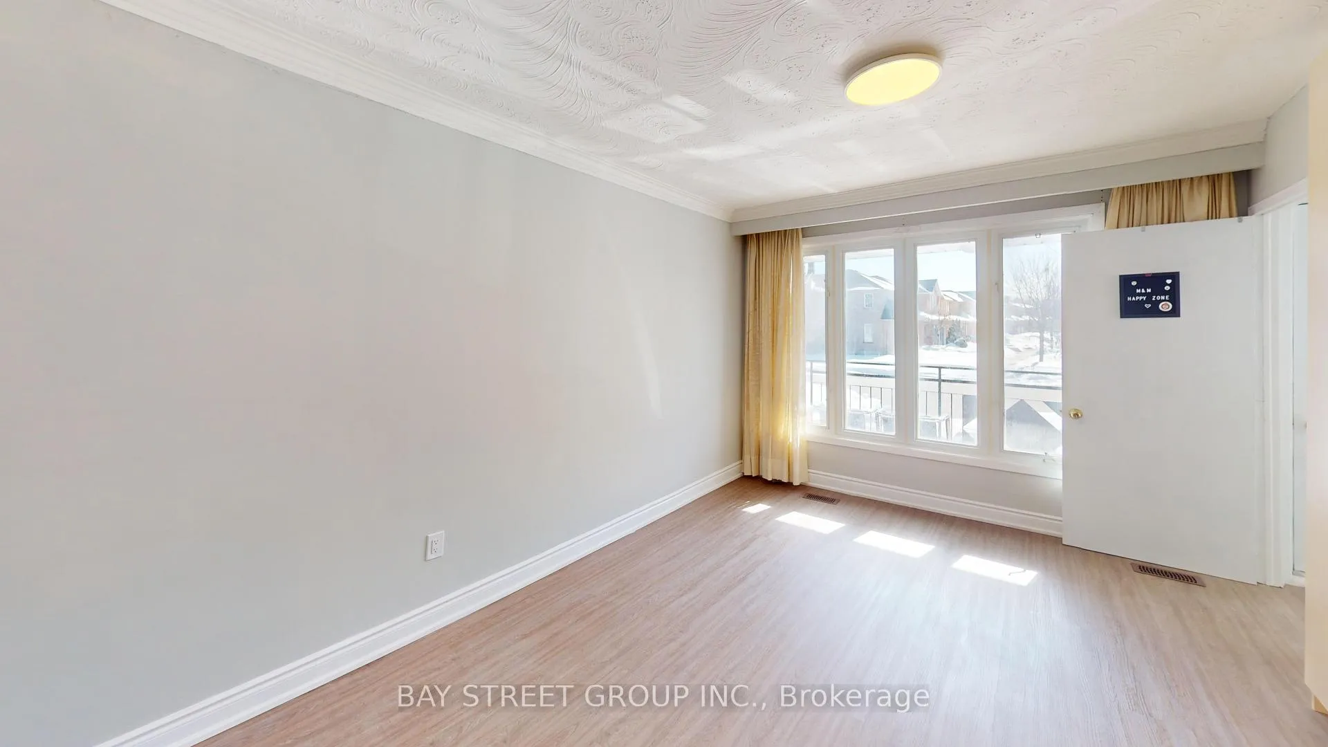 Photo 4 of 42 Iangrove Terrace, Scarborough, L'Amoreaux — HOMEH