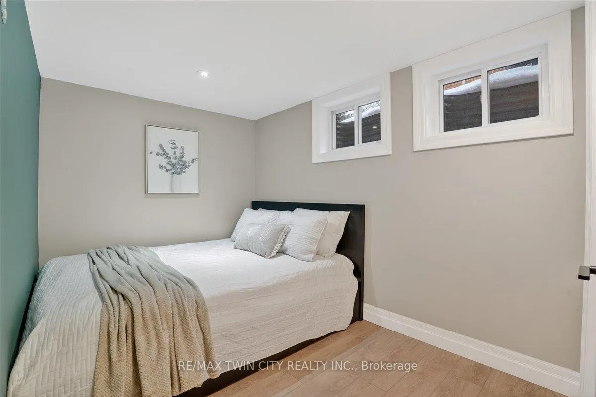 Photo 37 of 83 Elgin Crescent, Waterloo, Downtown Waterloo — HOMEH
