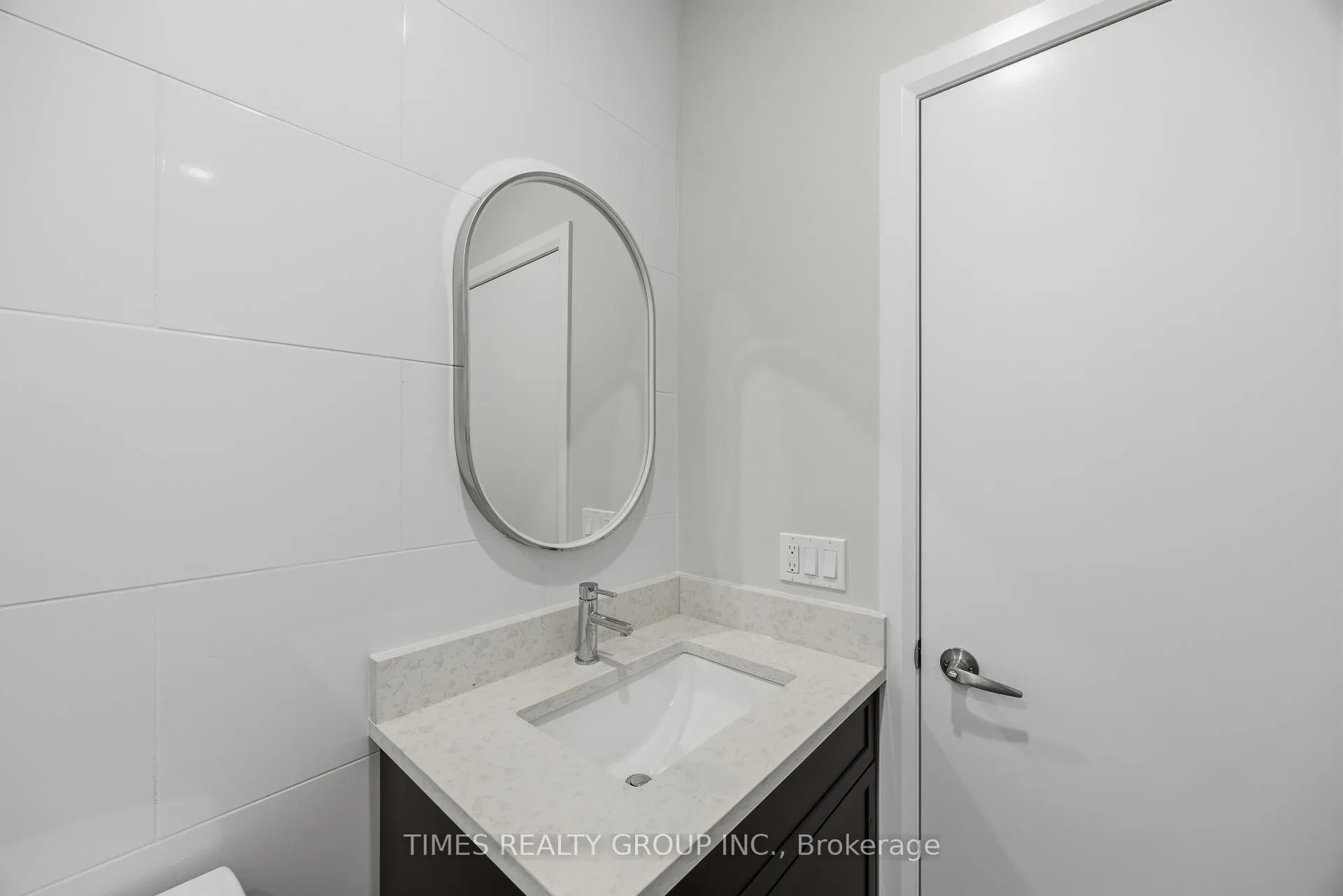 Photo 7 of Unit 202, 369 Hunter Street W, Peterborough, Town Ward 3 — HOMEH