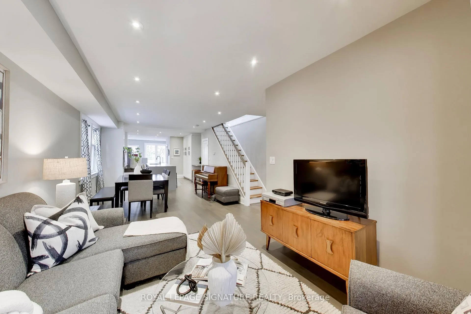 Photo 2 of 259 Torrens Avenue, Toronto, East York — HOMEH