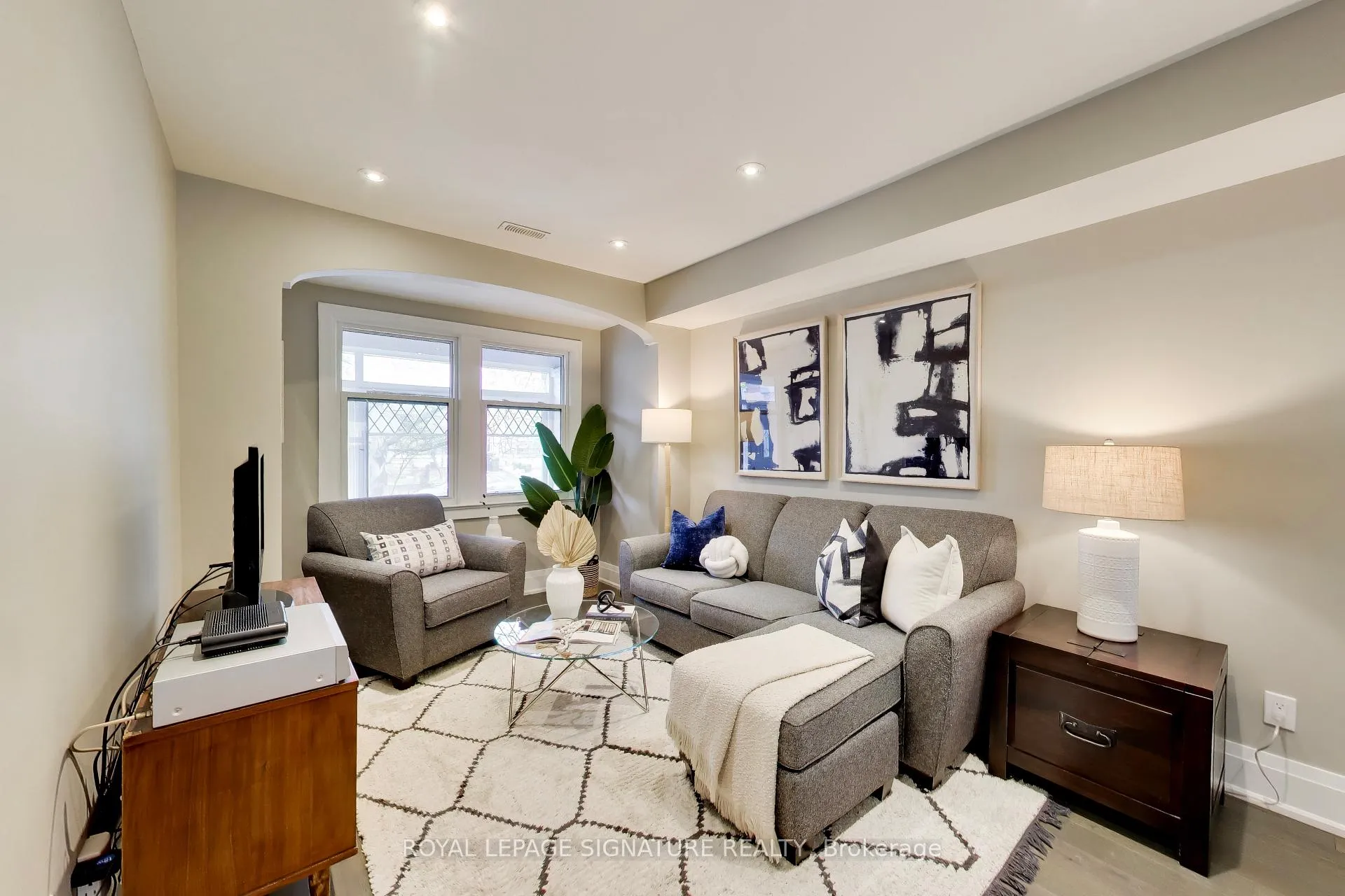 Photo 3 of 259 Torrens Avenue, Toronto, East York — HOMEH