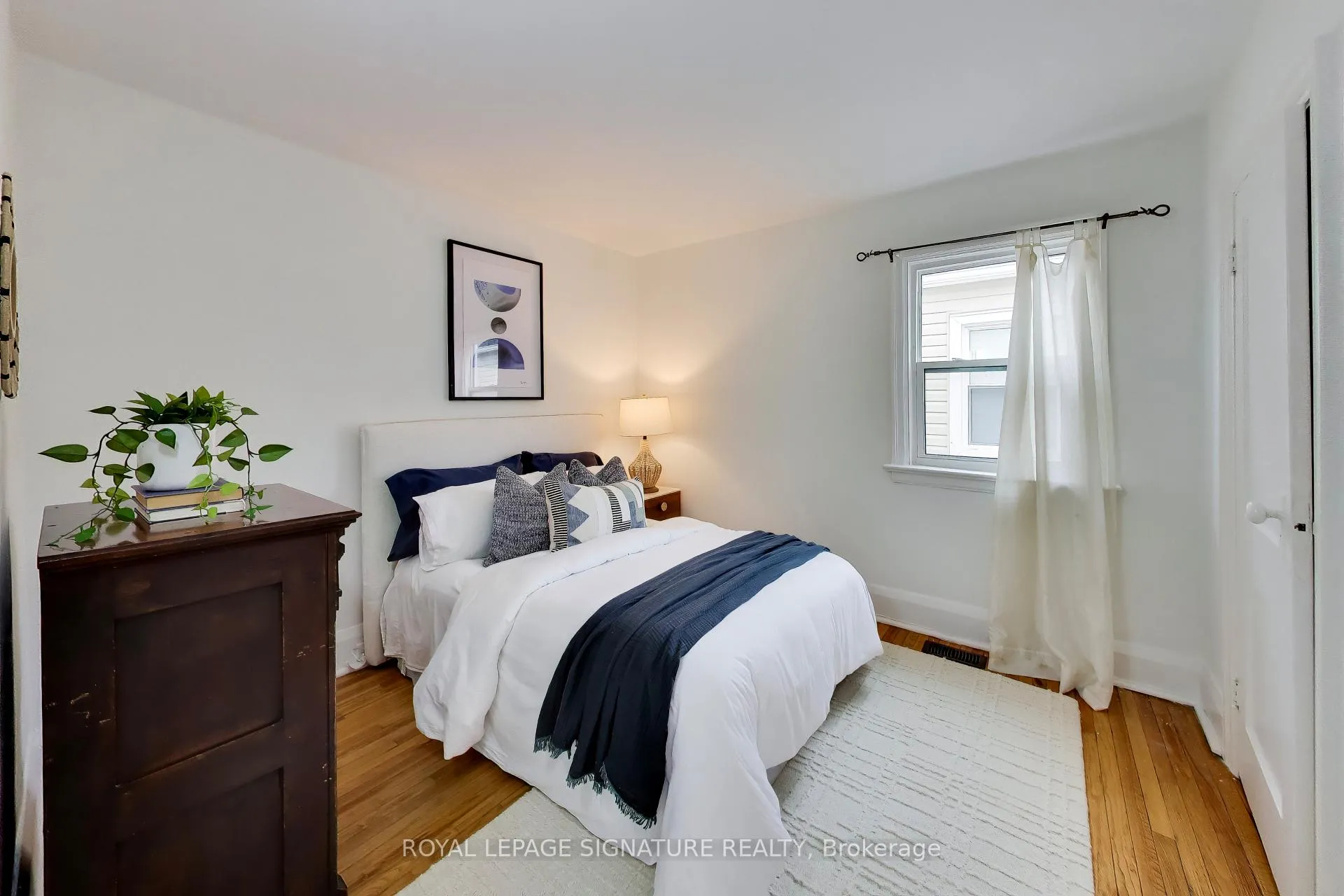 Photo 11 of 259 Torrens Avenue, Toronto, East York — HOMEH