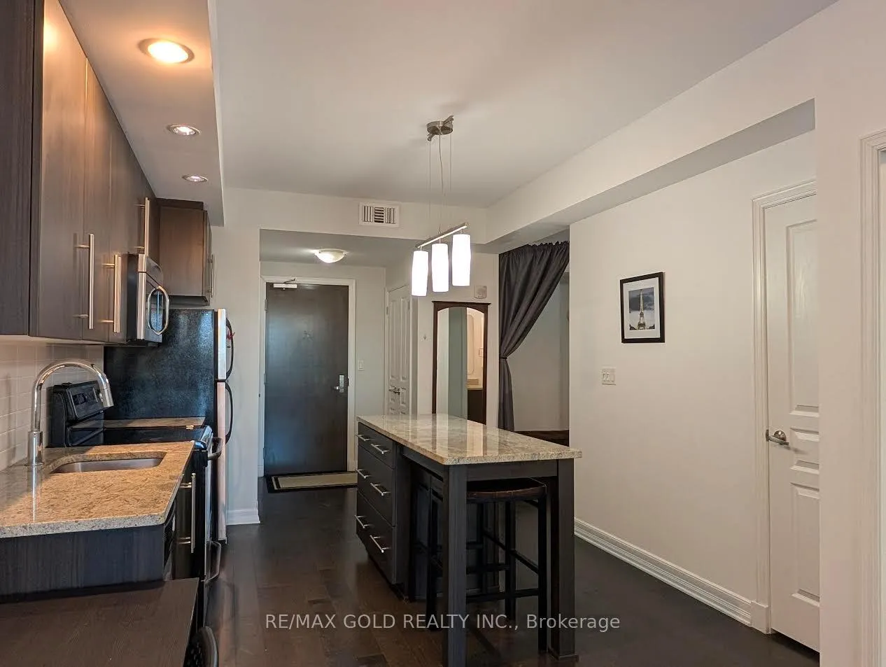 Photo 5 of Unit 407, 238 Besserer Street, Ottawa, Sandy Hill — HOMEH