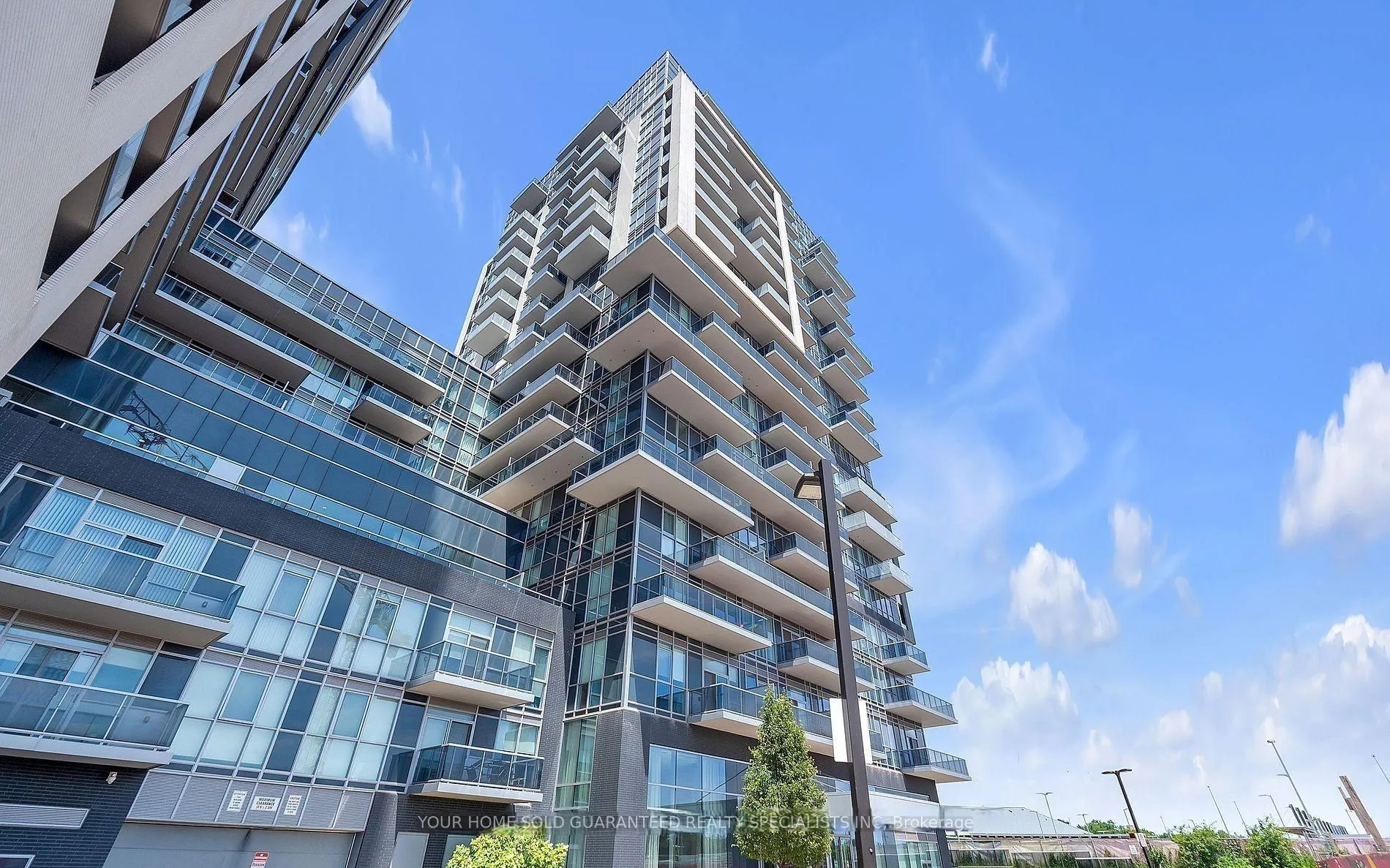 Front of Unit 408, 2093 Fairview Street