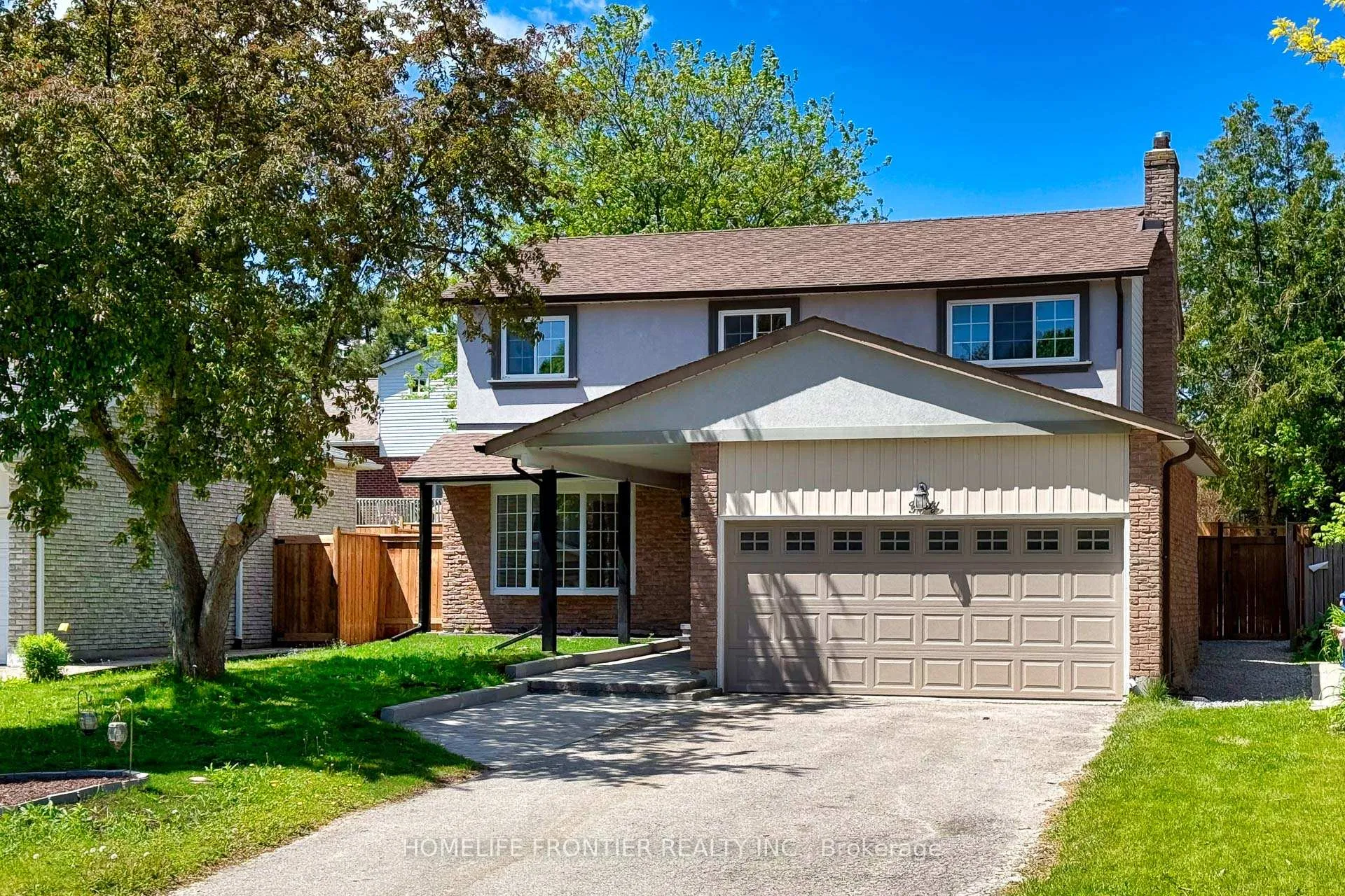 Photo 1 of 40 Rutledge Avenue, Newmarket, Huron Heights-Leslie Valley — HOMEH