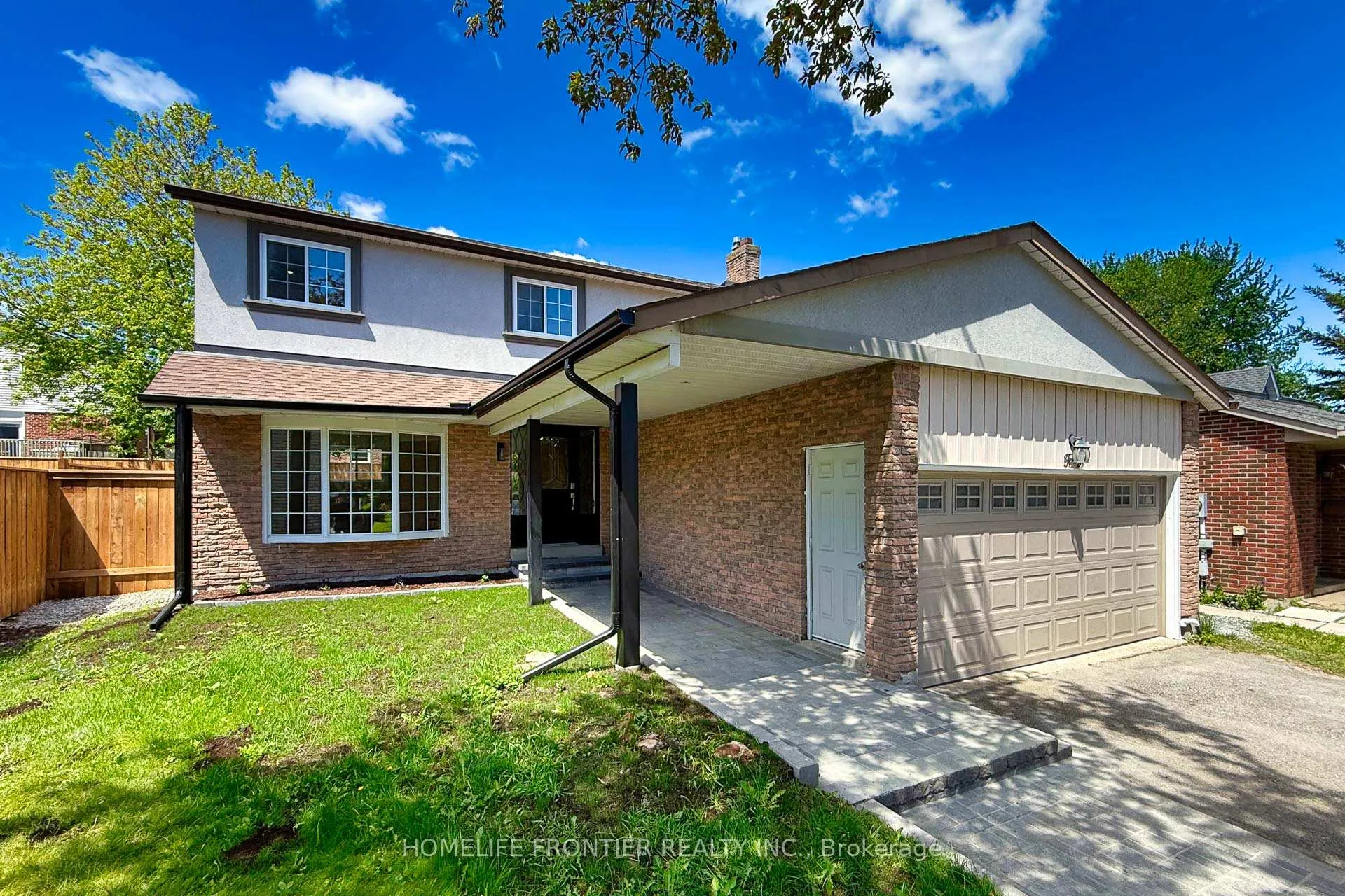 Photo 2 of 40 Rutledge Avenue, Newmarket, Huron Heights-Leslie Valley — HOMEH