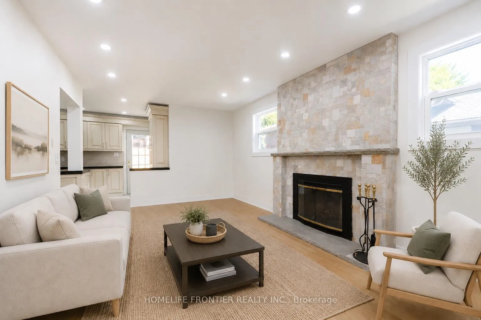 Photo 13 of 40 Rutledge Avenue, Newmarket, Huron Heights-Leslie Valley — HOMEH