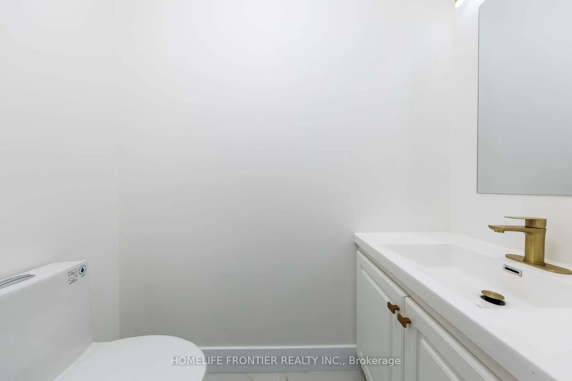 Photo 14 of 40 Rutledge Avenue, Newmarket, Huron Heights-Leslie Valley — HOMEH