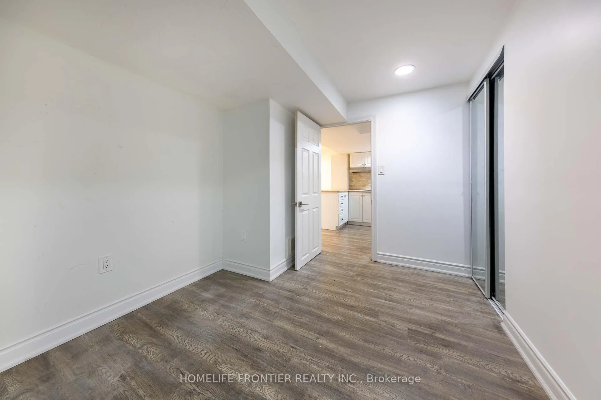 Photo 31 of 40 Rutledge Avenue, Newmarket, Huron Heights-Leslie Valley — HOMEH