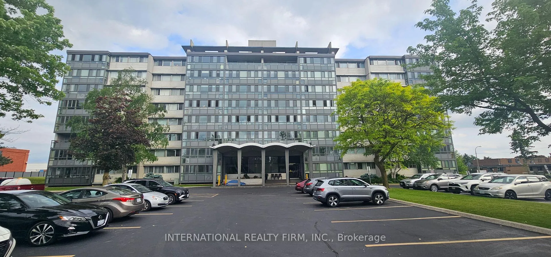Photo of Unit 401, 24 Midland Drive