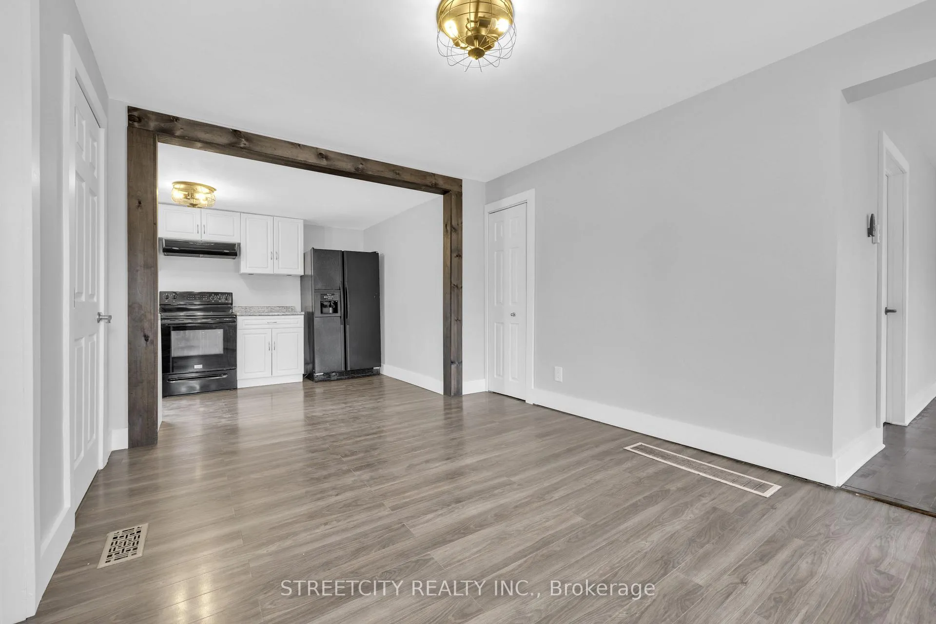 Photo 5 of 190 King Street, Southwest Middlesex, Glencoe — HOMEH