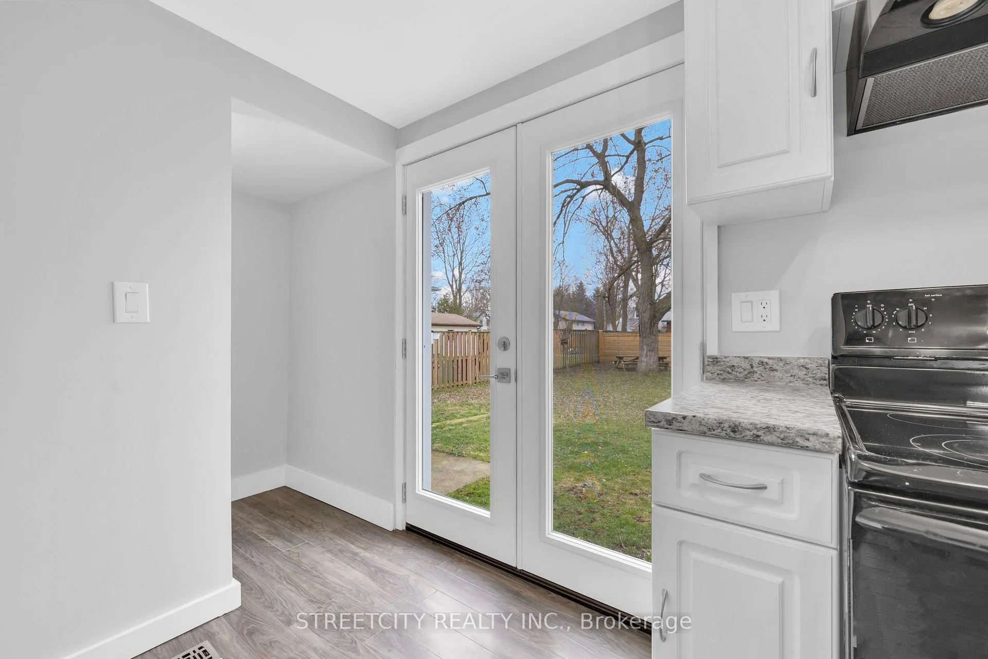 Photo 18 of 190 King Street, Southwest Middlesex, Glencoe — HOMEH