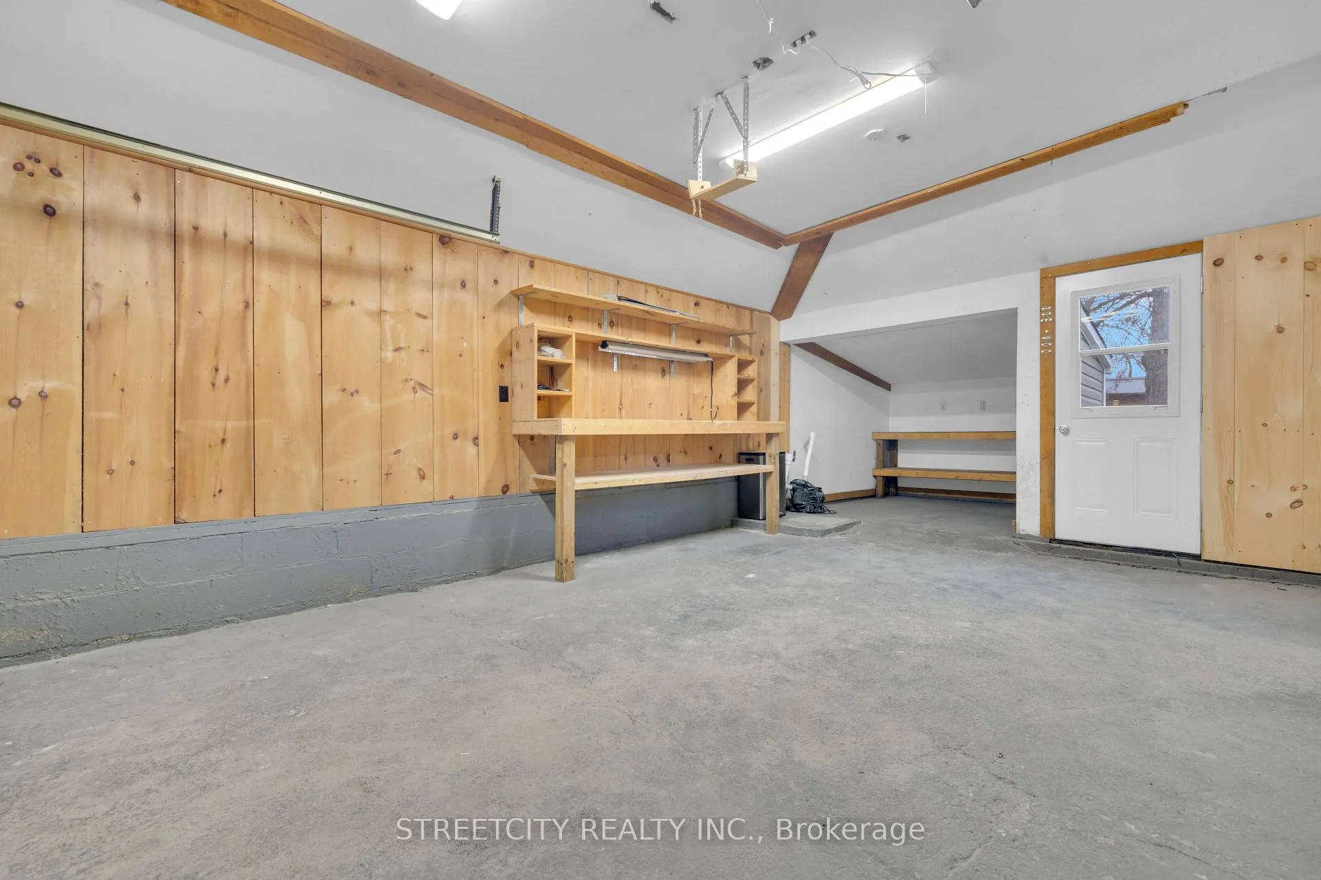 Photo 32 of 190 King Street, Southwest Middlesex, Glencoe — HOMEH