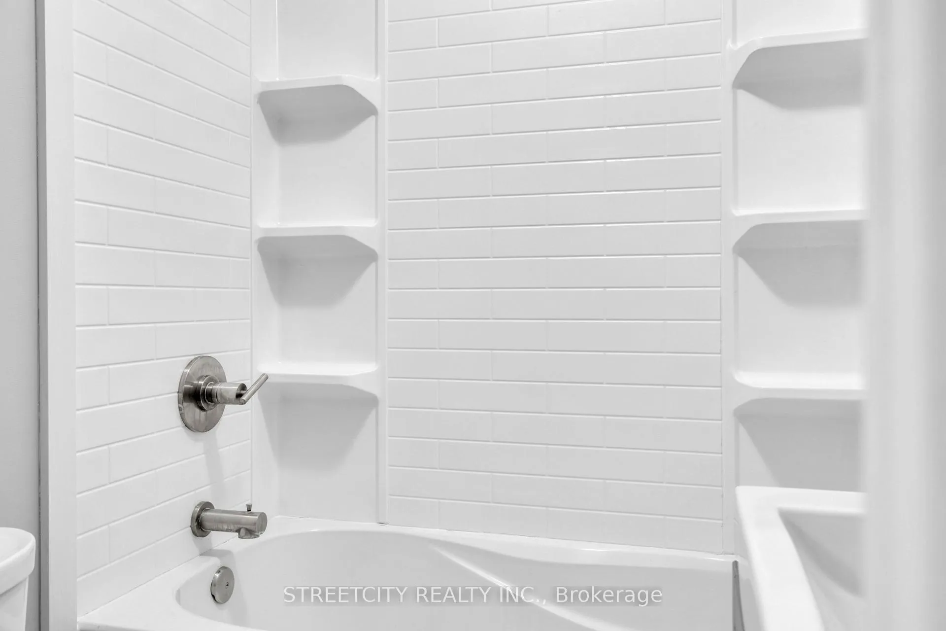 Photo 39 of 190 King Street, Southwest Middlesex, Glencoe — HOMEH