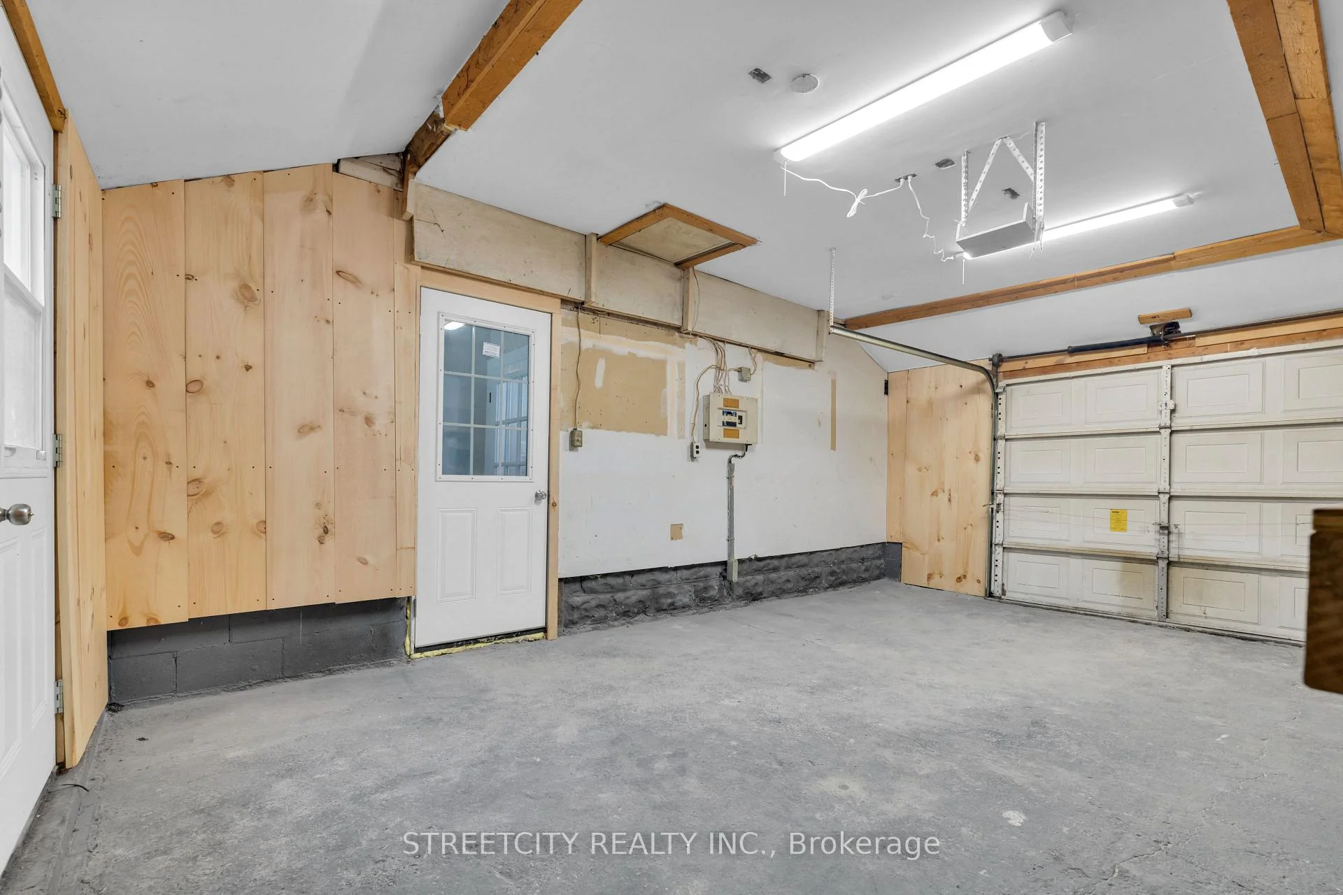 Photo 44 of 190 King Street, Southwest Middlesex, Glencoe — HOMEH