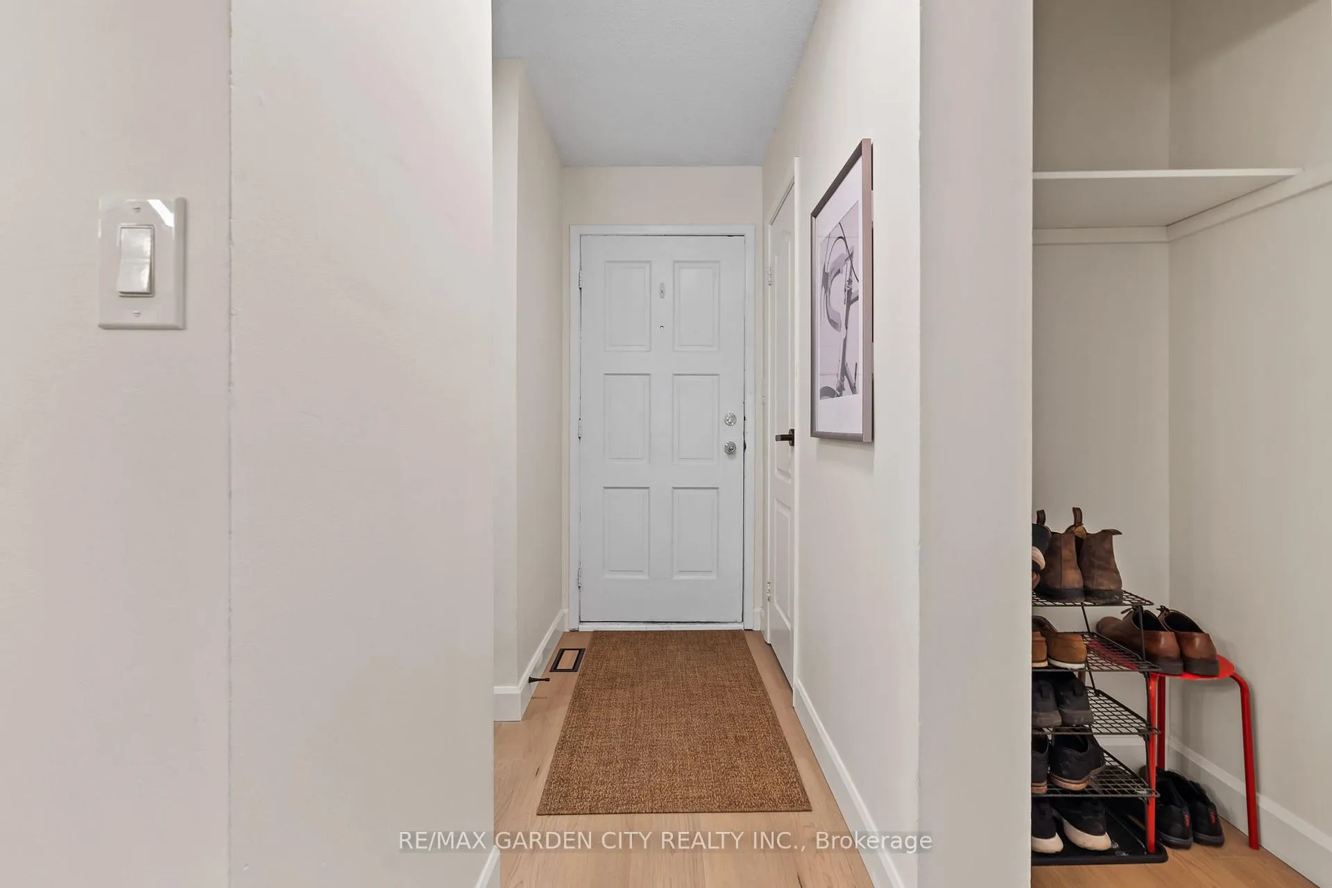 Photo 4 of Unit 32, 75 Ventura Drive, St. Catharines, Haig — HOMEH