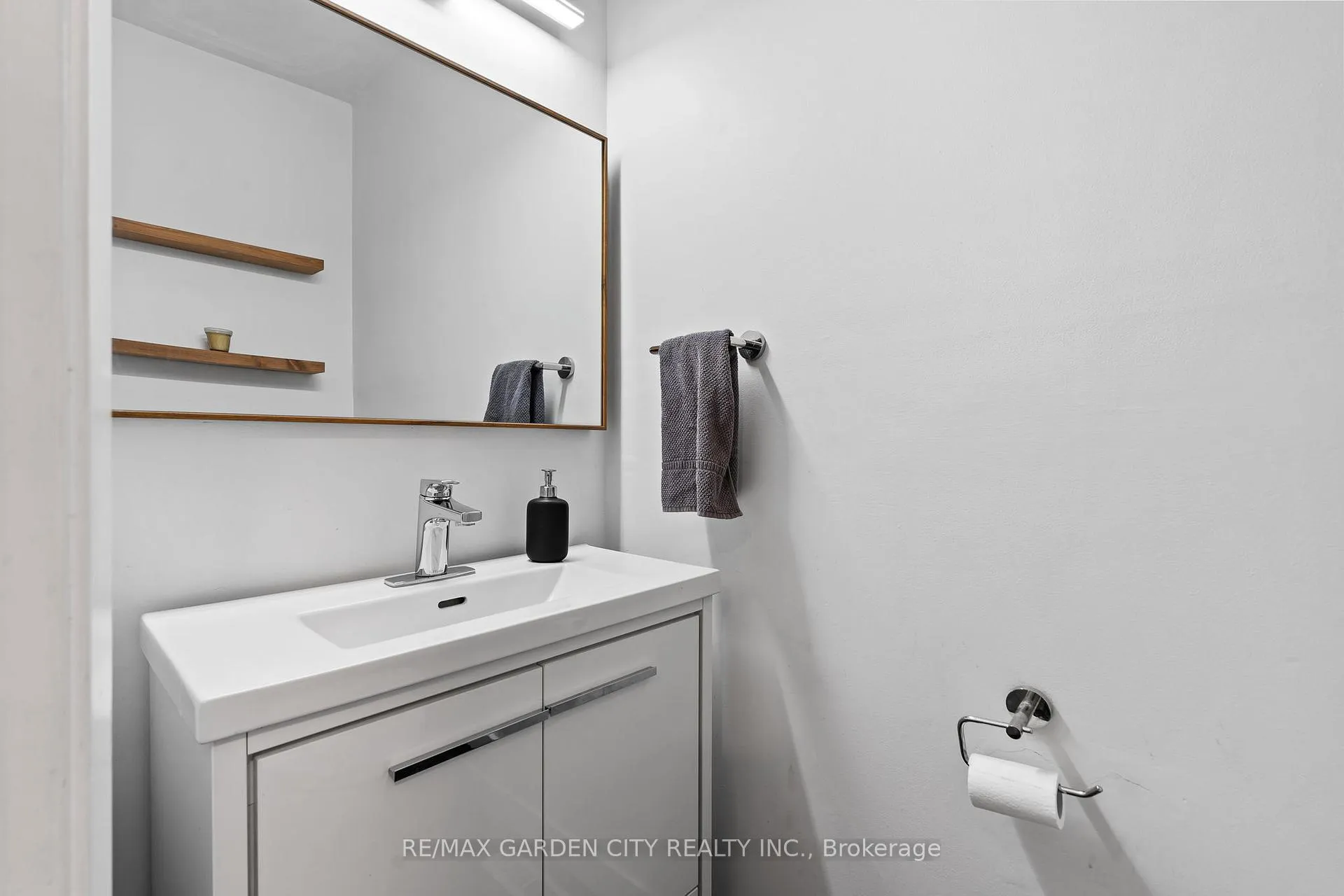 Photo 8 of Unit 32, 75 Ventura Drive, St. Catharines, Haig — HOMEH