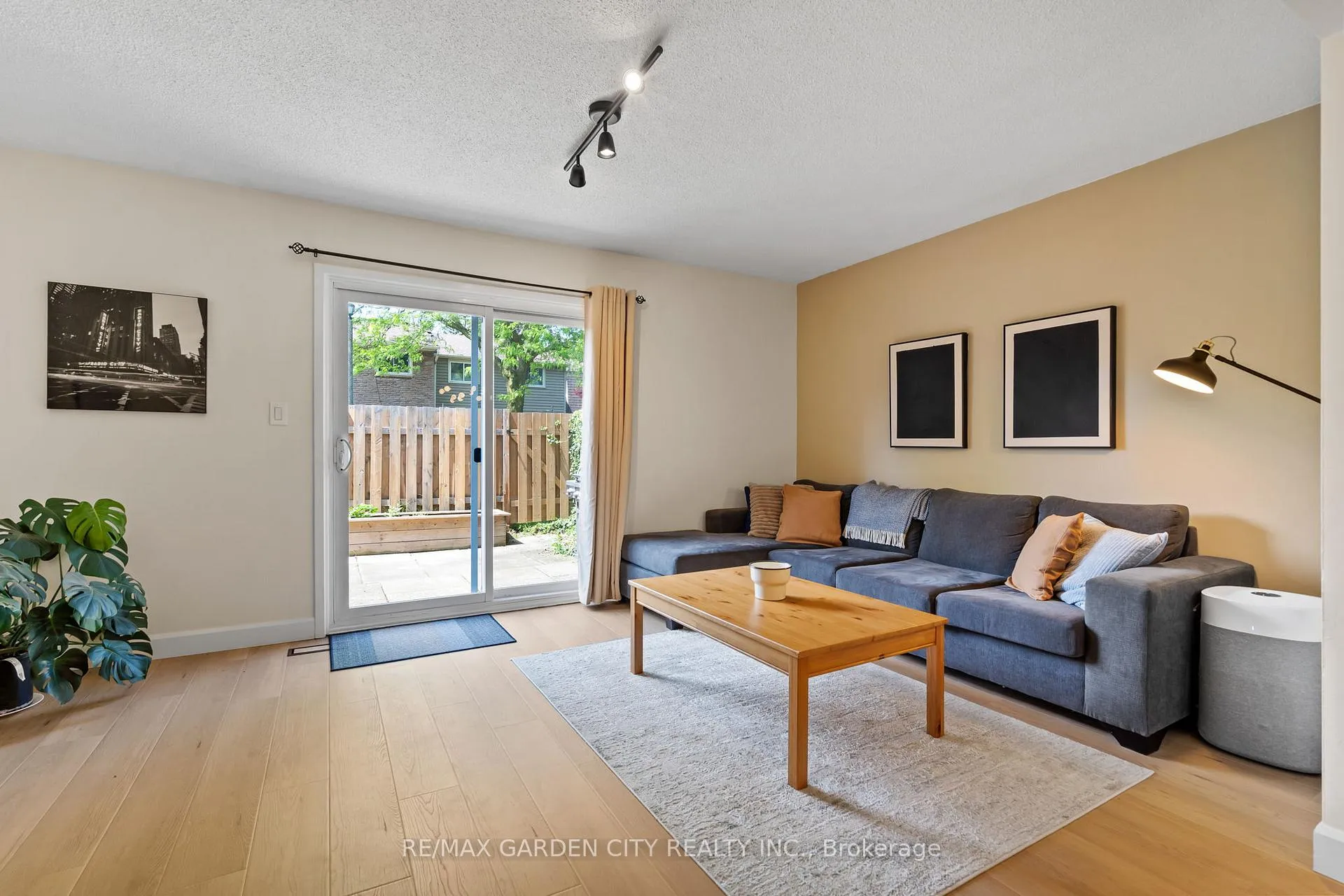 Photo 11 of Unit 32, 75 Ventura Drive, St. Catharines, Haig — HOMEH
