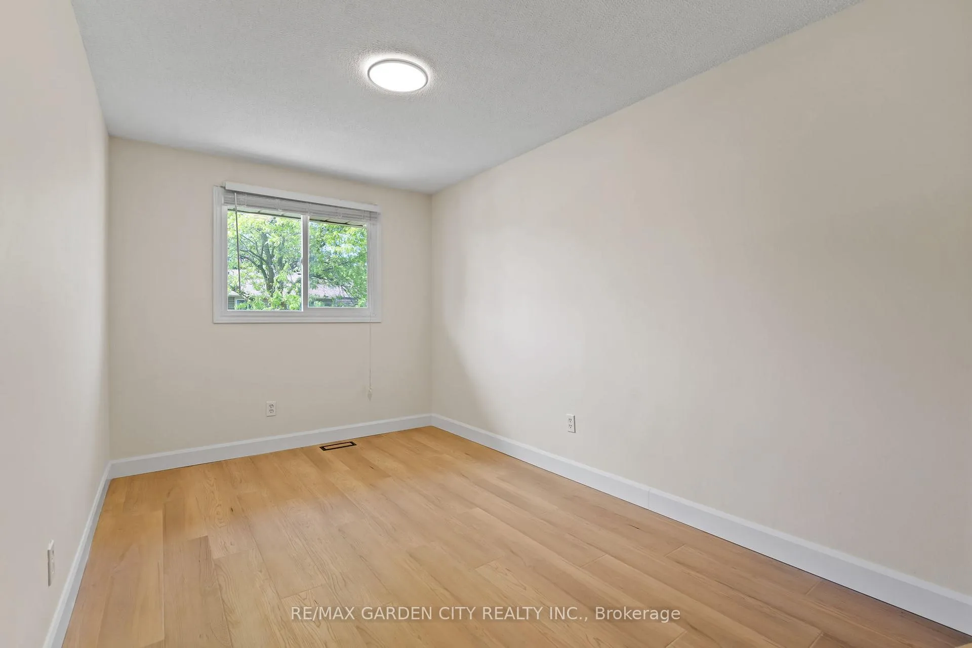 Photo 18 of Unit 32, 75 Ventura Drive, St. Catharines, Haig — HOMEH