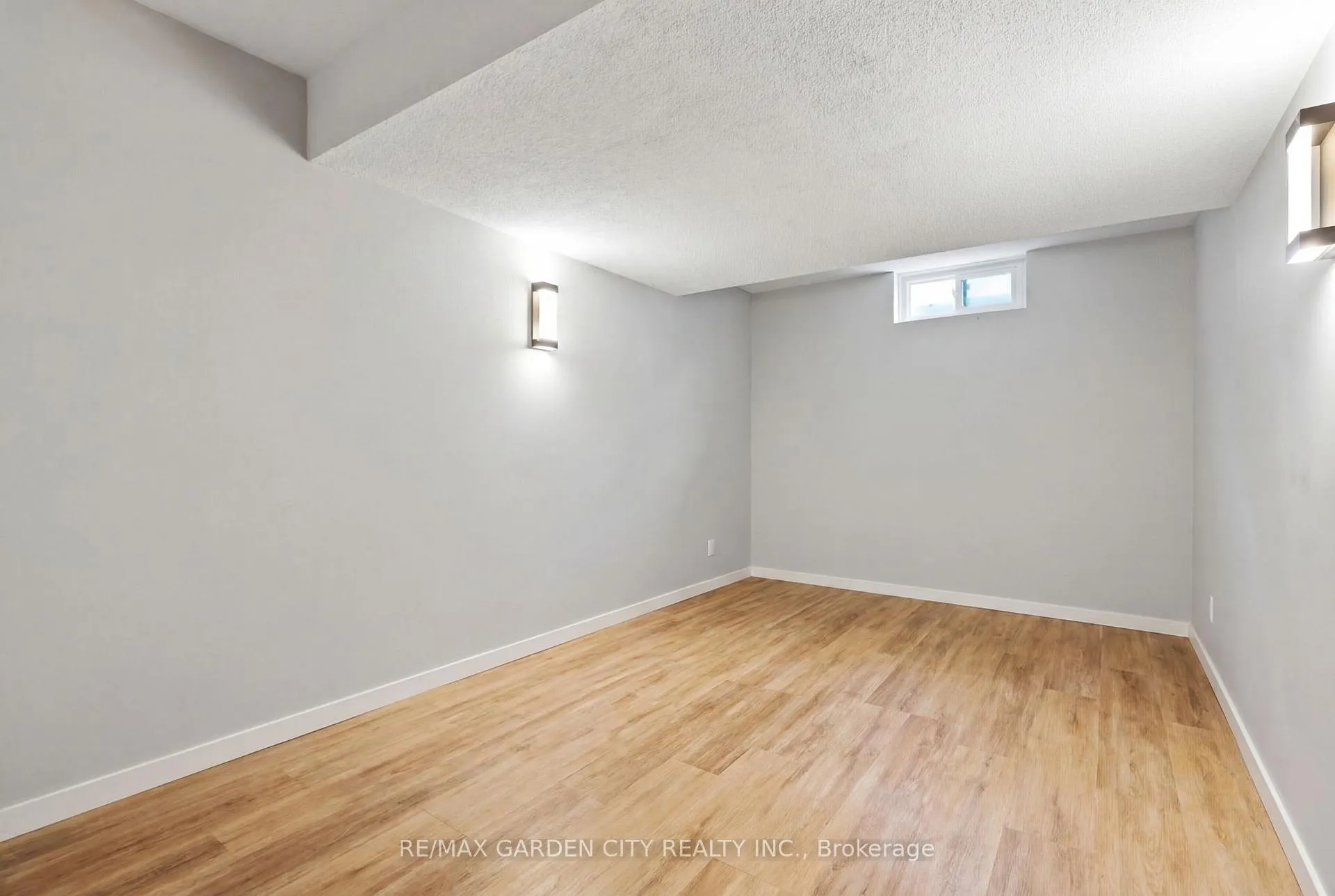 Photo 24 of Unit 32, 75 Ventura Drive, St. Catharines, Haig — HOMEH