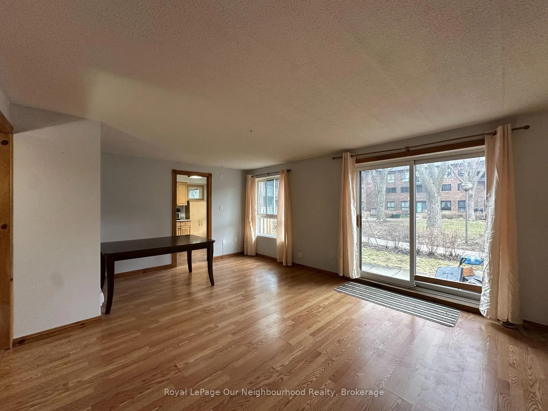 Photo 12 of Unit 39, 43 Taunton Road E, Oshawa, Centennial — HOMEH