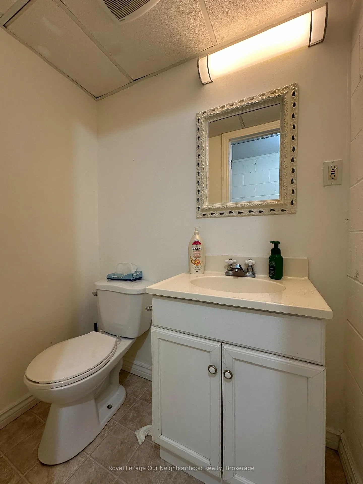 Photo 13 of Unit 39, 43 Taunton Road E, Oshawa, Centennial — HOMEH