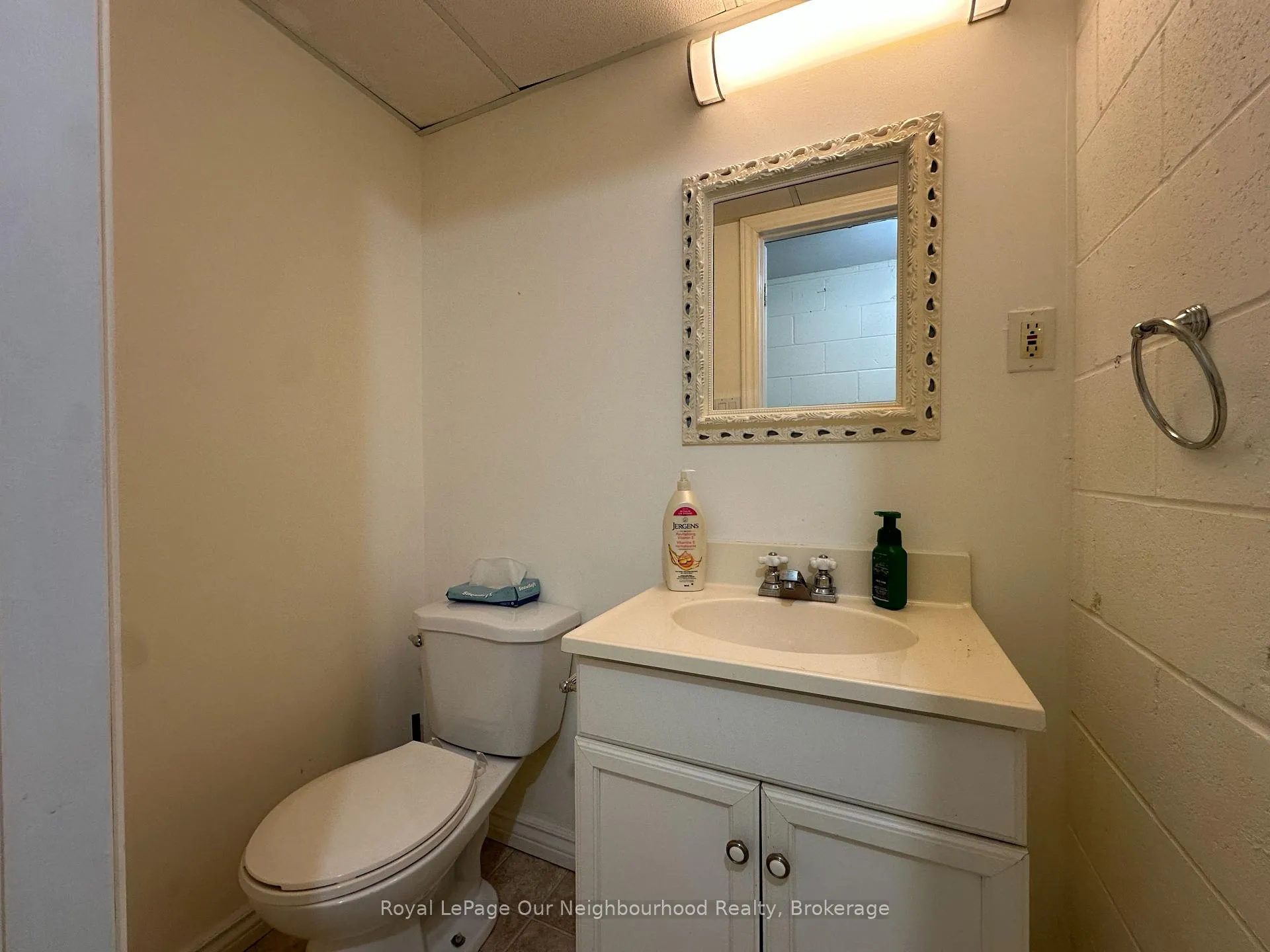 Photo 14 of Unit 39, 43 Taunton Road E, Oshawa, Centennial — HOMEH