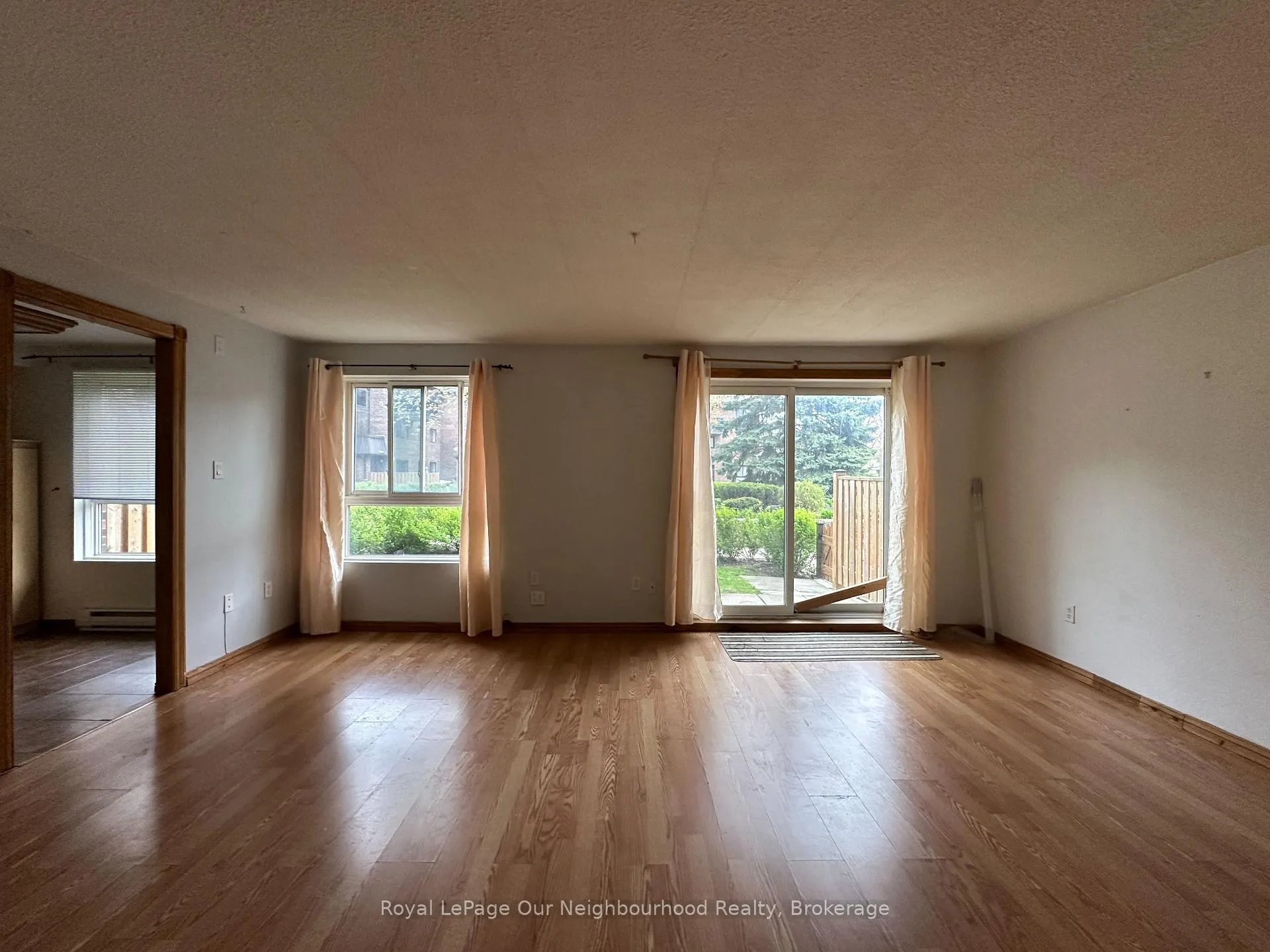 Photo 18 of Unit 39, 43 Taunton Road E, Oshawa, Centennial — HOMEH