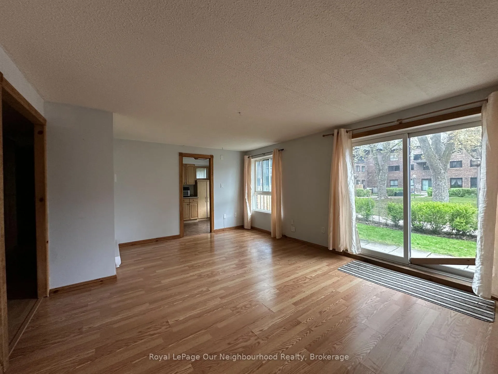 Photo 19 of Unit 39, 43 Taunton Road E, Oshawa, Centennial — HOMEH