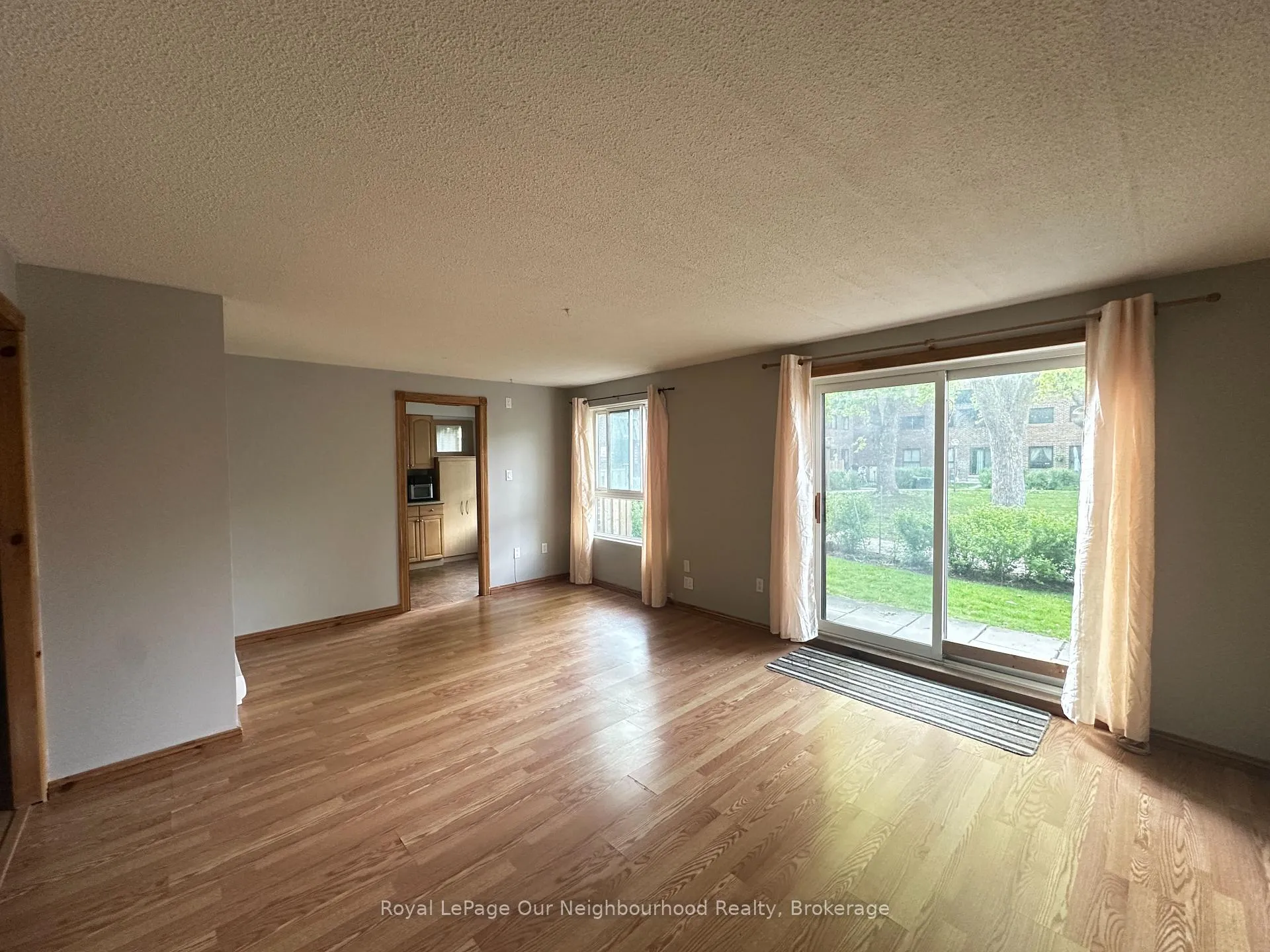 Photo 22 of Unit 39, 43 Taunton Road E, Oshawa, Centennial — HOMEH
