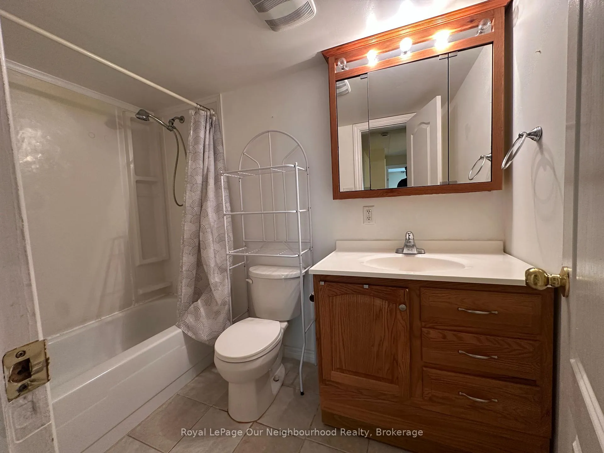 Photo 24 of Unit 39, 43 Taunton Road E, Oshawa, Centennial — HOMEH