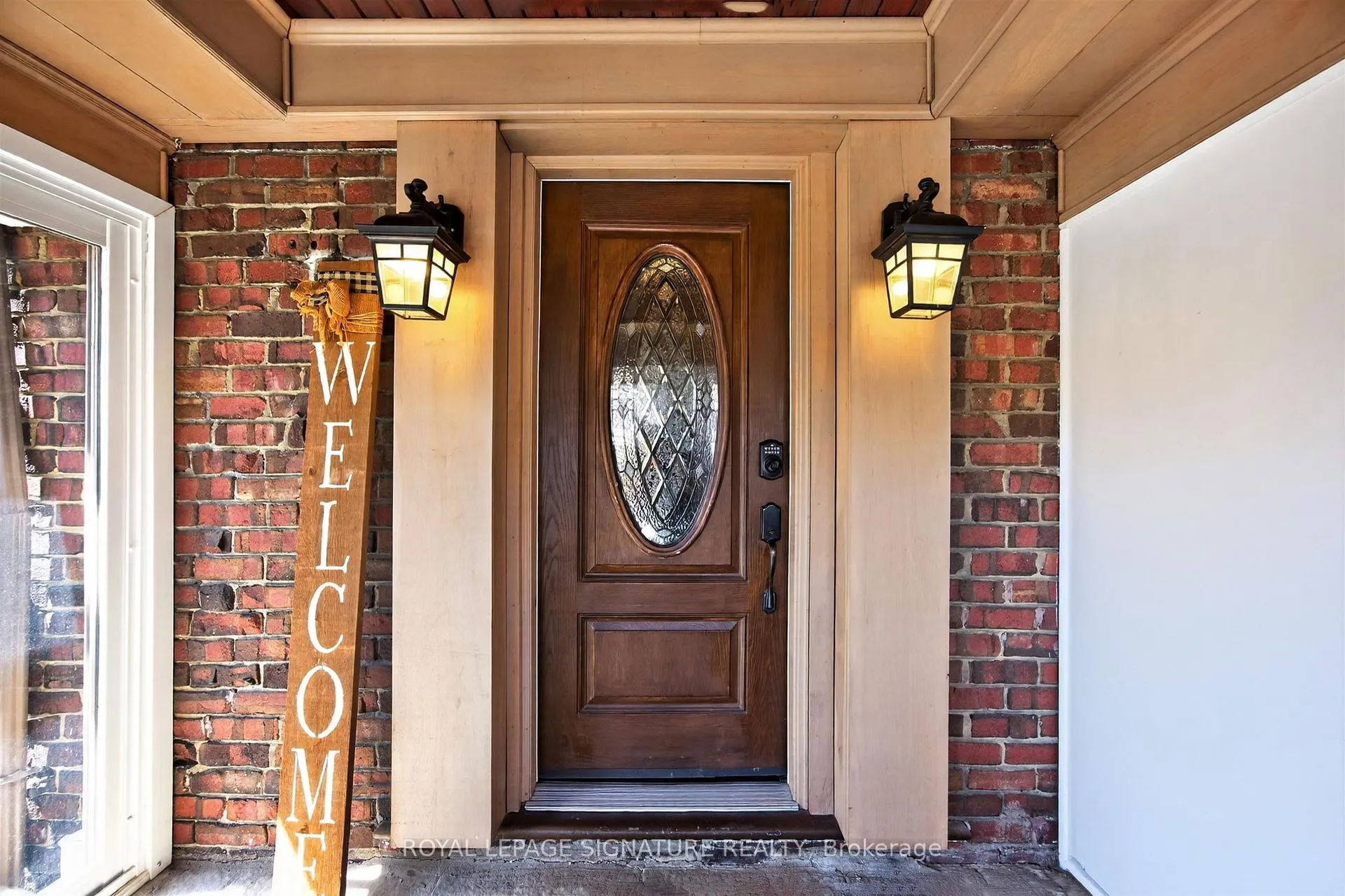 Photo 3 of 426 Armadale Avenue, Toronto, Runnymede-Bloor West Village — HOMEH