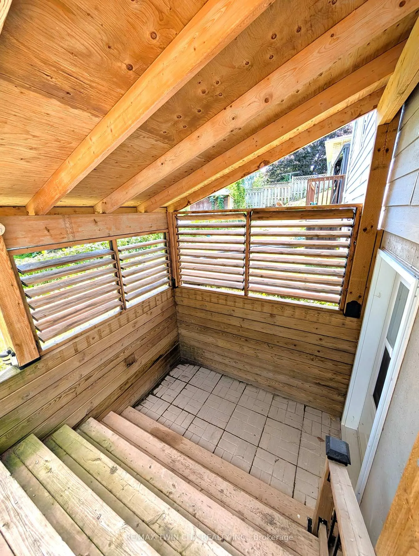 Photo 3 of Unit Lower, 25 Stephens Court, Norfolk, Simcoe — HOMEH