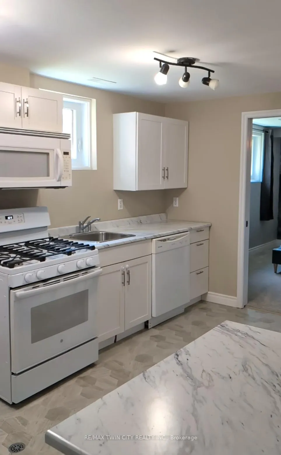 Photo 5 of Unit Lower, 25 Stephens Court, Norfolk, Simcoe — HOMEH
