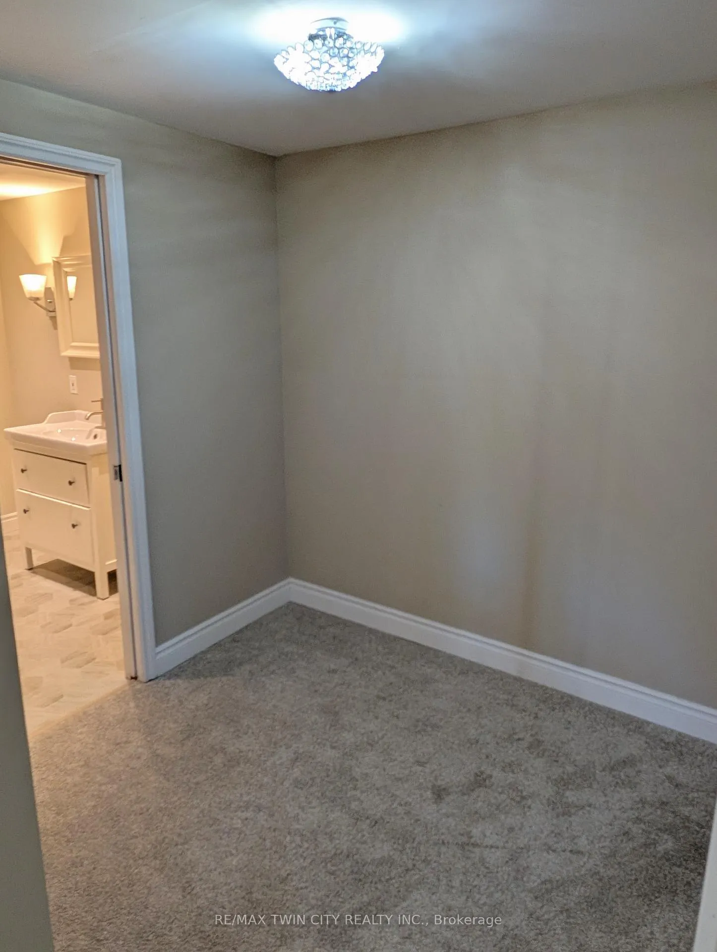 Photo 10 of Unit Lower, 25 Stephens Court, Norfolk, Simcoe — HOMEH