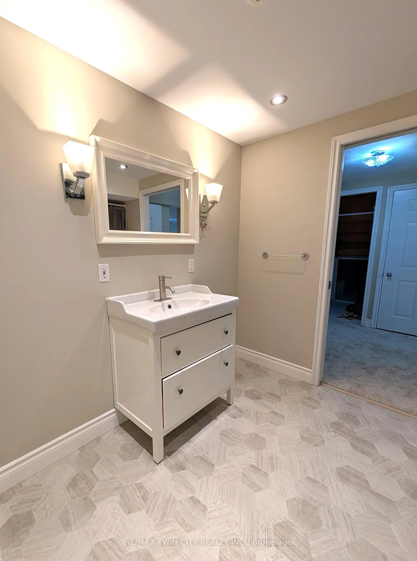 Photo 11 of Unit Lower, 25 Stephens Court, Norfolk, Simcoe — HOMEH