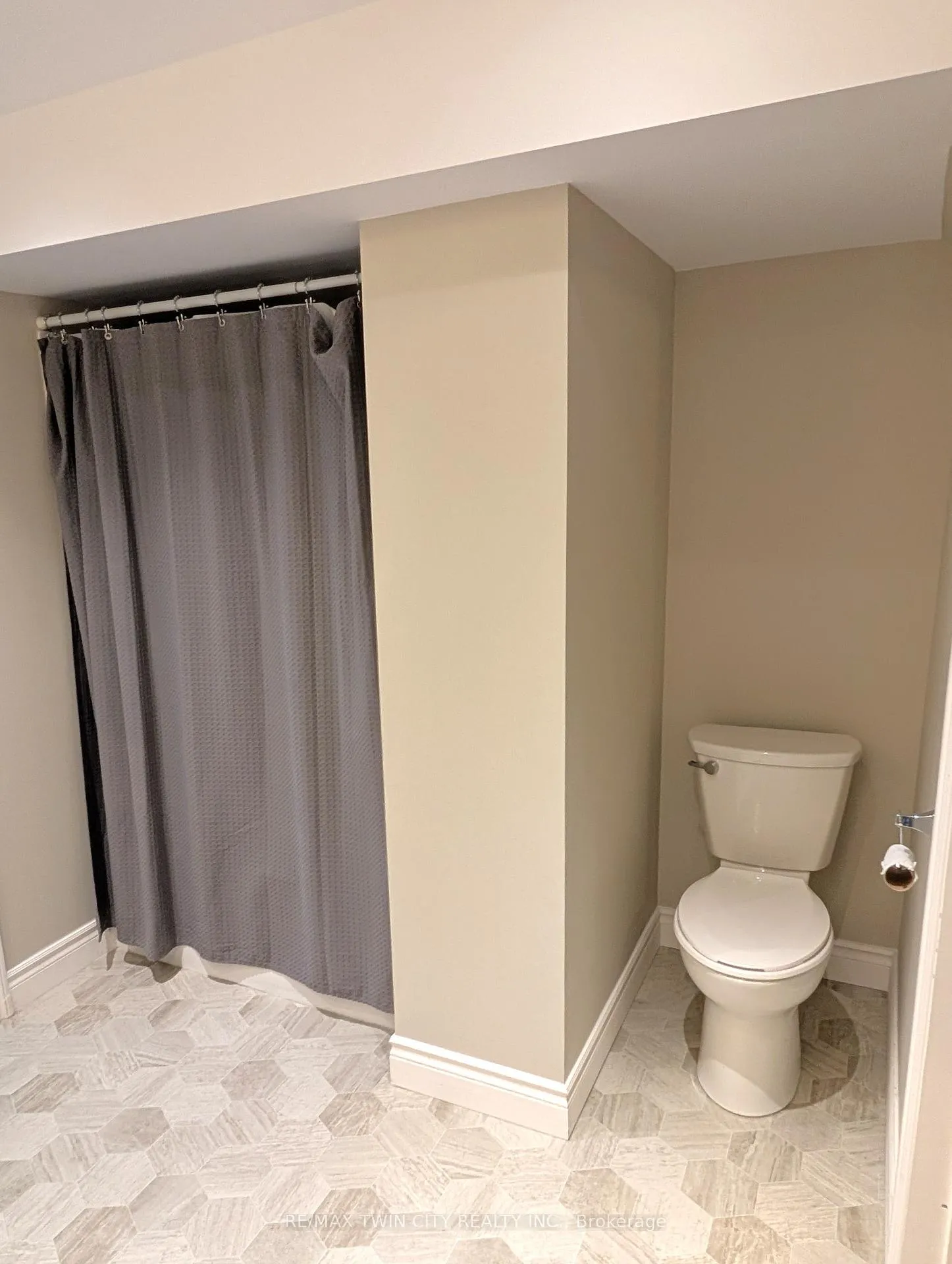 Photo 12 of Unit Lower, 25 Stephens Court, Norfolk, Simcoe — HOMEH