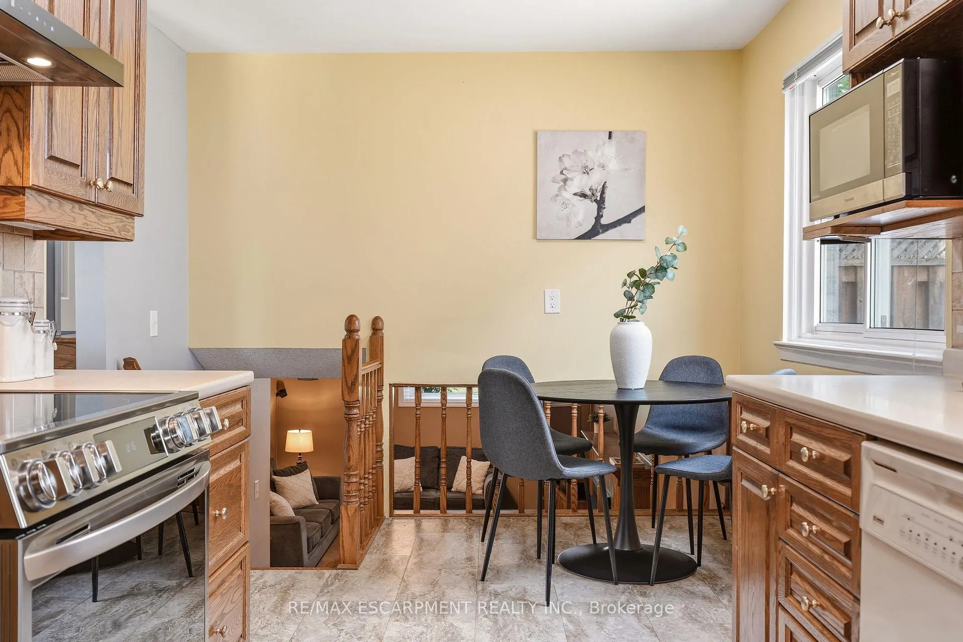 Photo 17 of 4277 Longmoor Drive, Burlington, Shoreacres — HOMEH