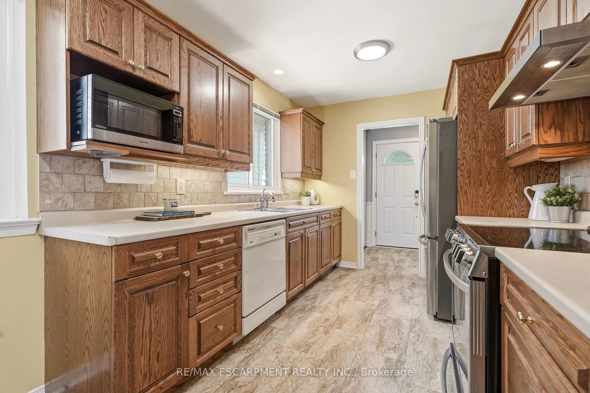 Photo 20 of 4277 Longmoor Drive, Burlington, Shoreacres — HOMEH
