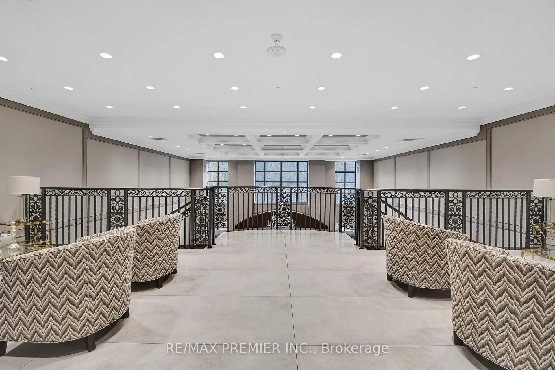 Photo 4 of Unit 402, 9909 Pine Valley Drive, Vaughan, Vellore Village — HOMEH