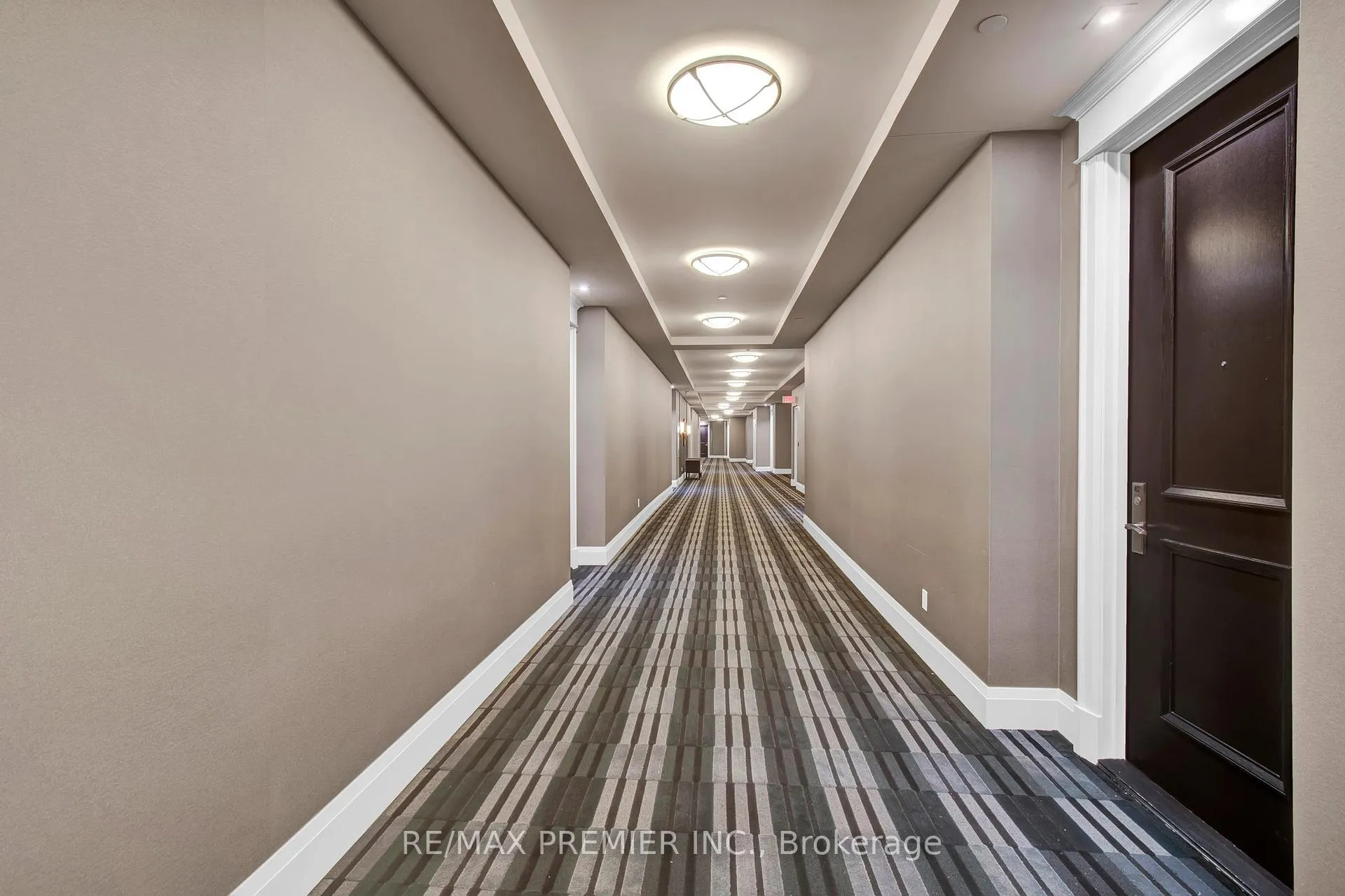 Photo 5 of Unit 402, 9909 Pine Valley Drive, Vaughan, Vellore Village — HOMEH