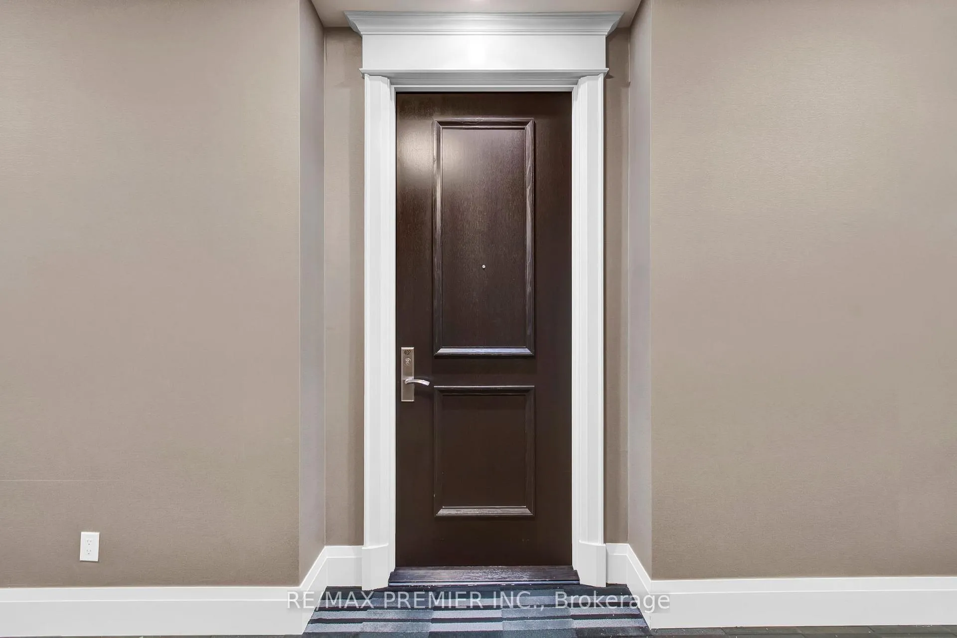 Photo 6 of Unit 402, 9909 Pine Valley Drive, Vaughan, Vellore Village — HOMEH