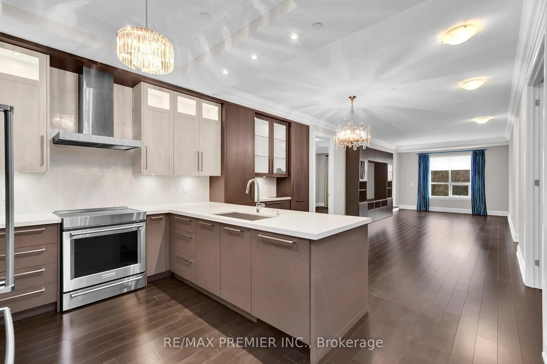 Photo 8 of Unit 402, 9909 Pine Valley Drive, Vaughan, Vellore Village — HOMEH