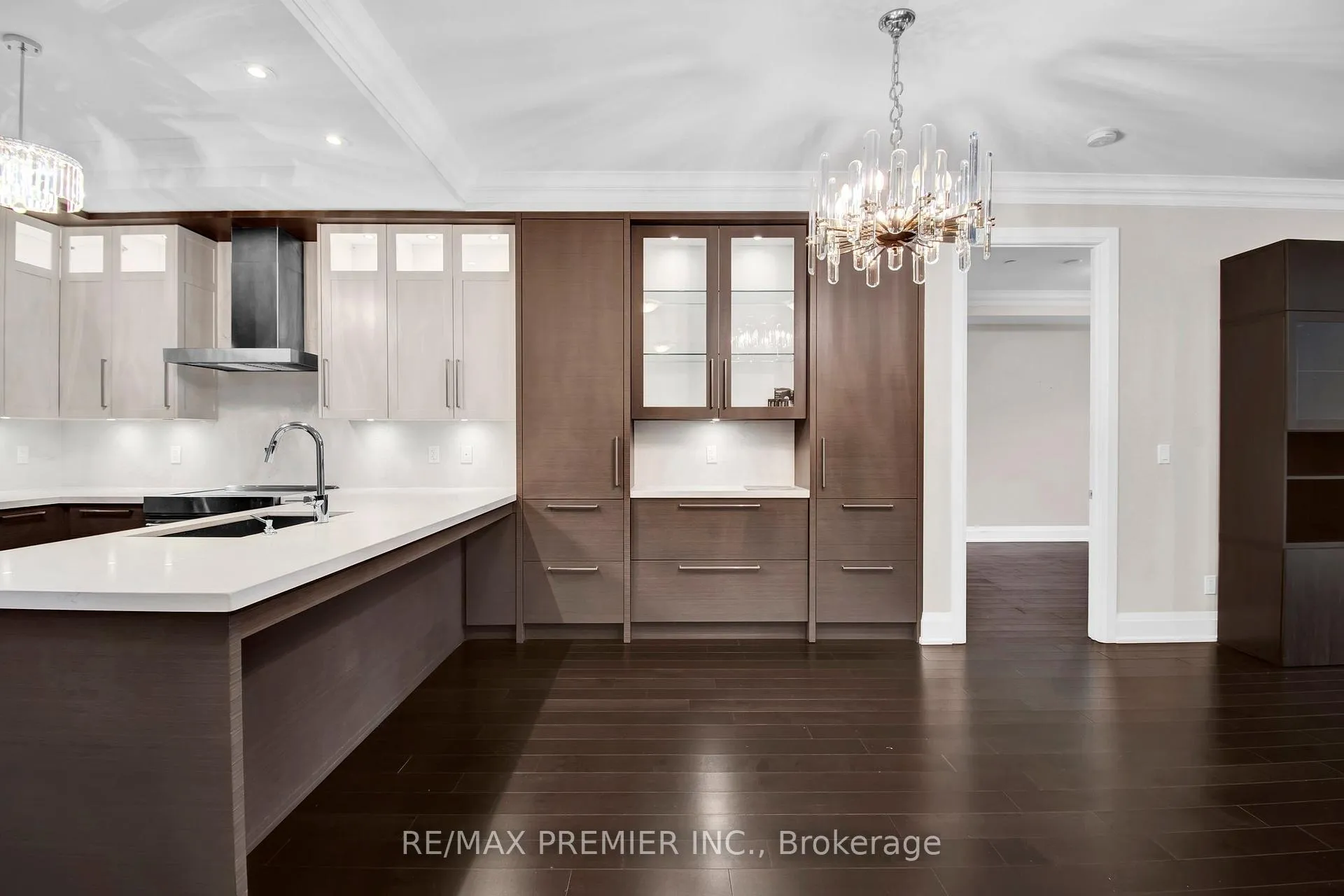 Photo 9 of Unit 402, 9909 Pine Valley Drive, Vaughan, Vellore Village — HOMEH