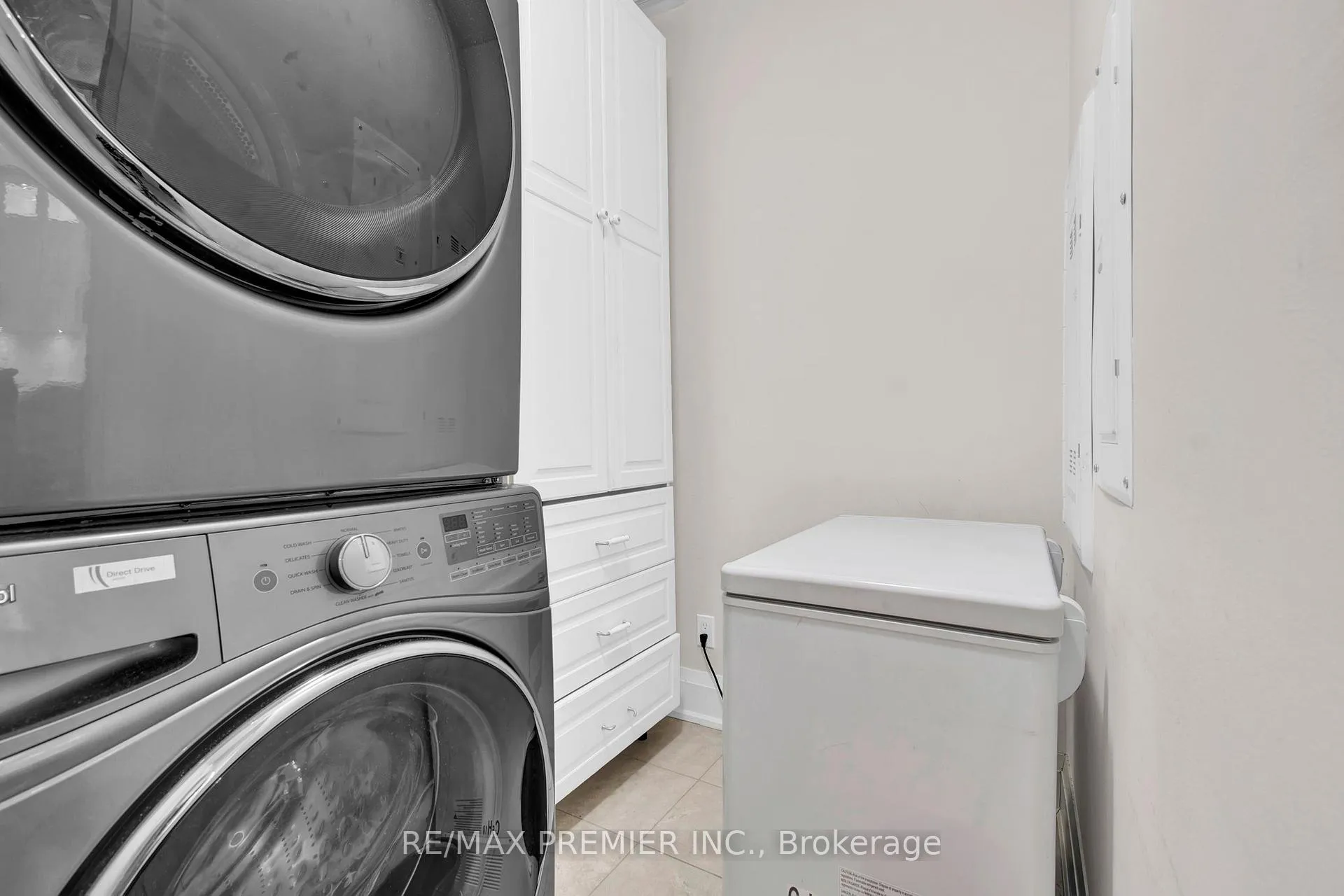 Photo 11 of Unit 402, 9909 Pine Valley Drive, Vaughan, Vellore Village — HOMEH
