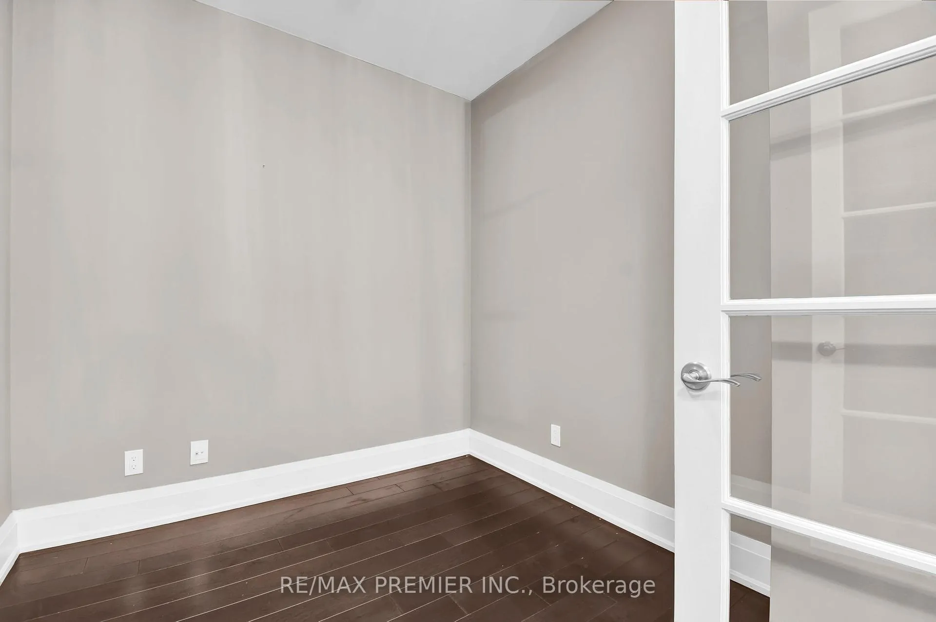 Photo 13 of Unit 402, 9909 Pine Valley Drive, Vaughan, Vellore Village — HOMEH